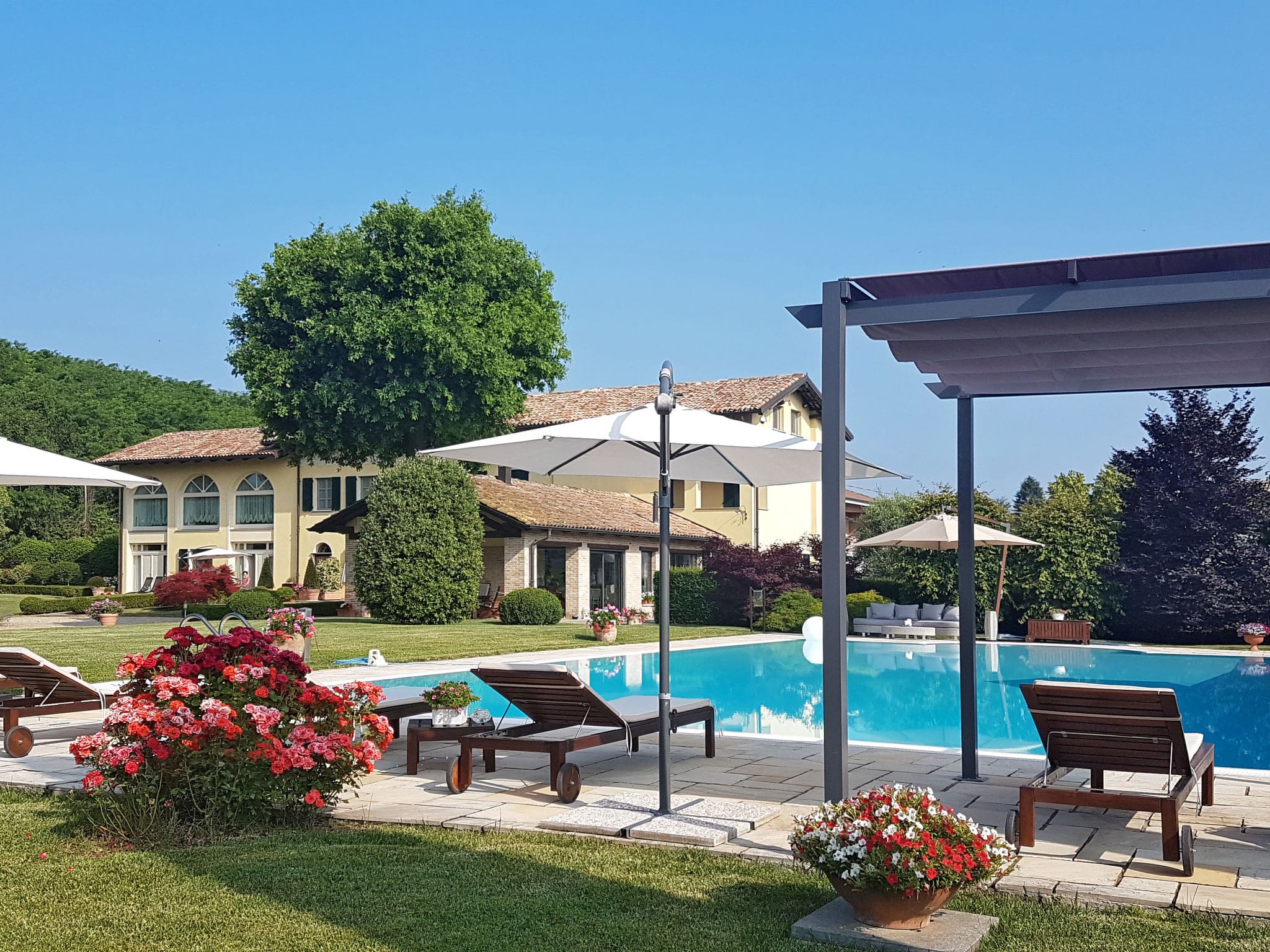 Villa Barbera Costigliole: Luxury Three-Bedroom Semi-Detached Villa with Private Pool and Fitness Room in Piedmont Wine Country