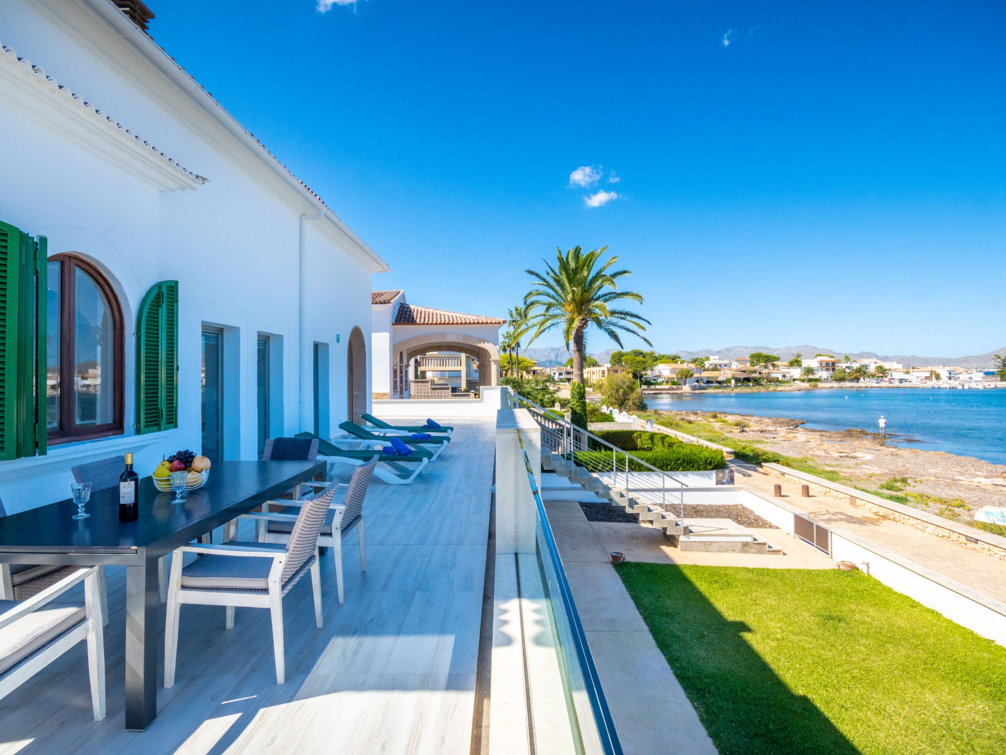 Villa Barcarés Alcúdia: Stunning 5-Bedroom Beachfront Villa with Sea Views and Direct Beach Access in Majorca Spain