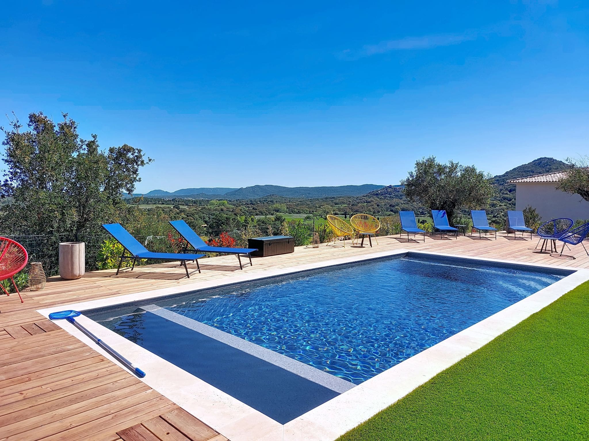 Villa Bavella Sotta: Spectacular 5-Bedroom Mountain View Villa with Heated Pool and Modern Amenities in Corsica