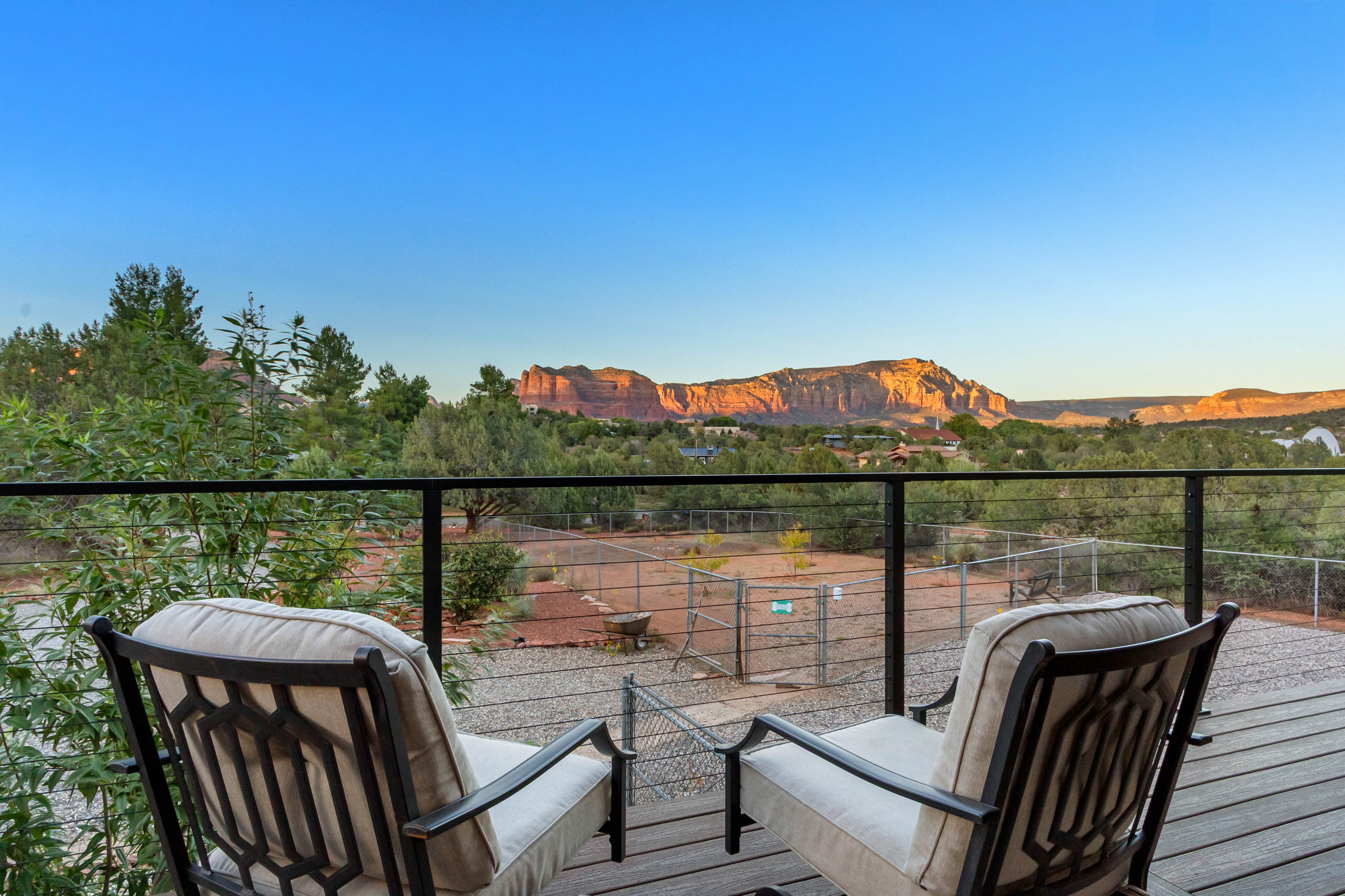 Villa Bellrock Sedona: Luxury 4-Bedroom Villa with Games Room and Tesla Charging, Sedona