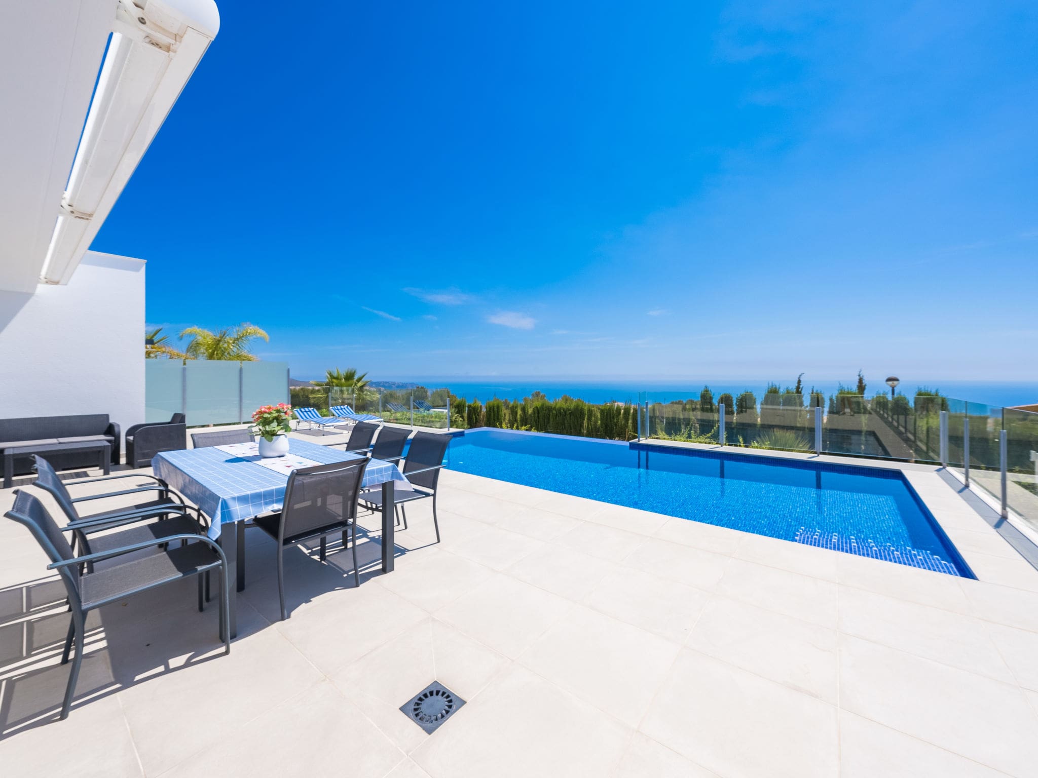 Villa Benitatxell Moraira: Modern 4-Bedroom Family Villa with Private Pool and Sea Views in Costa Blanca