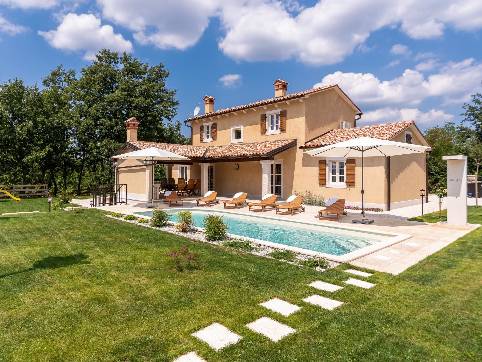 Villa Biokovo Pazin: Modern 3-Bedroom Holiday Home with Private Pool in Central Istria Croatia