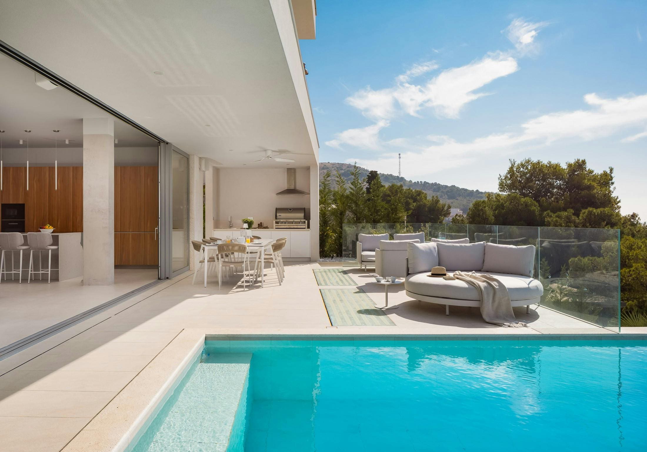 Villa Borovik Šibenik: 5-Bedroom Luxury Villa with Infinity Pool and Sea Views, Split