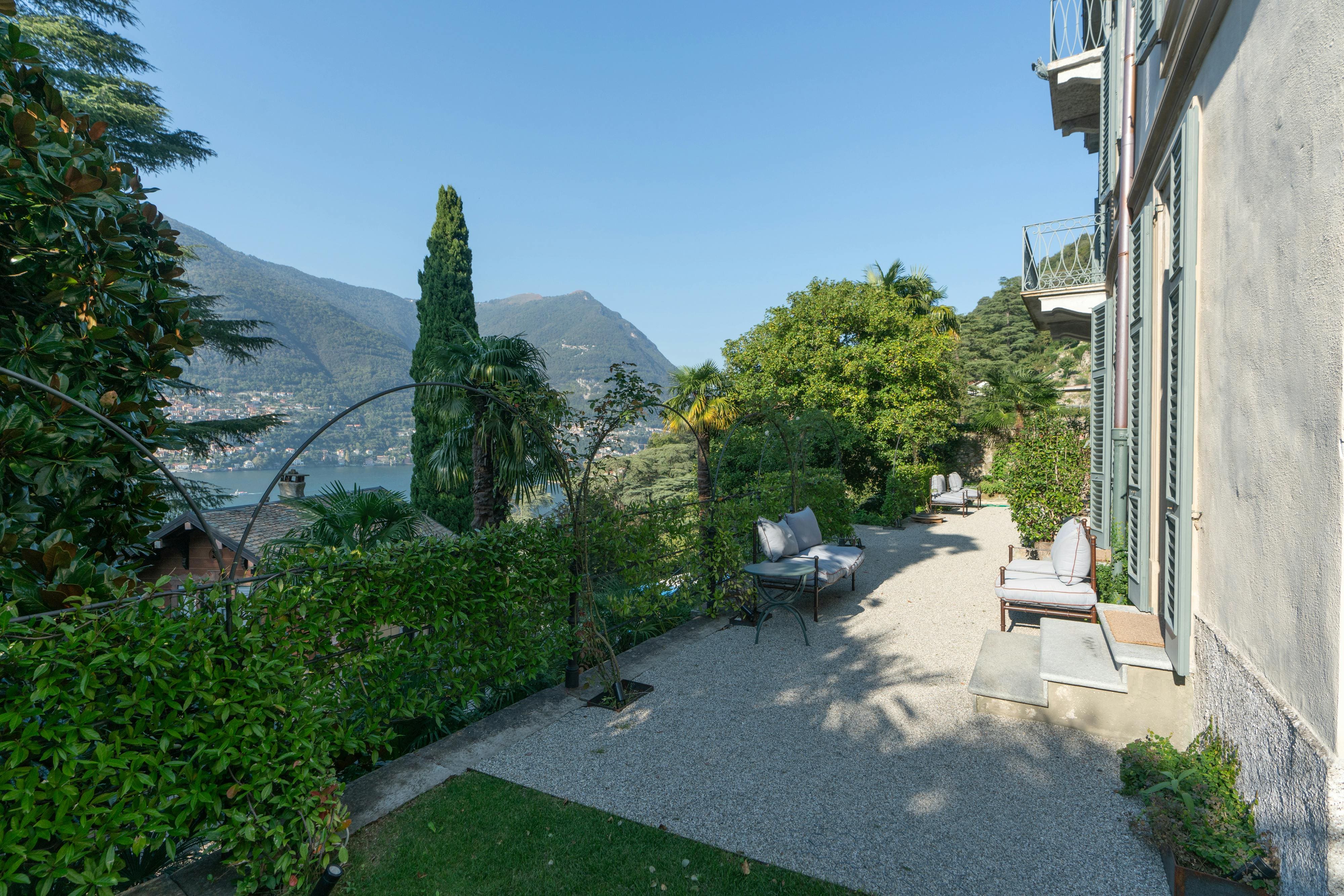 Villa Breva Torno: Luxury 4-Bedroom Villa with Private Pool, Torno, Como