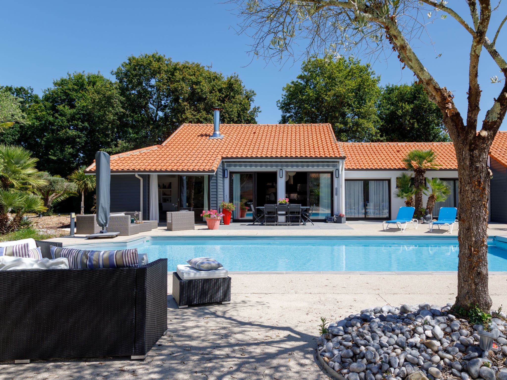 Villa Brivet Pornic: Stunning 5-Bedroom Luxury Family Villa with Heated Pool near Beach in Loire-Atlantique