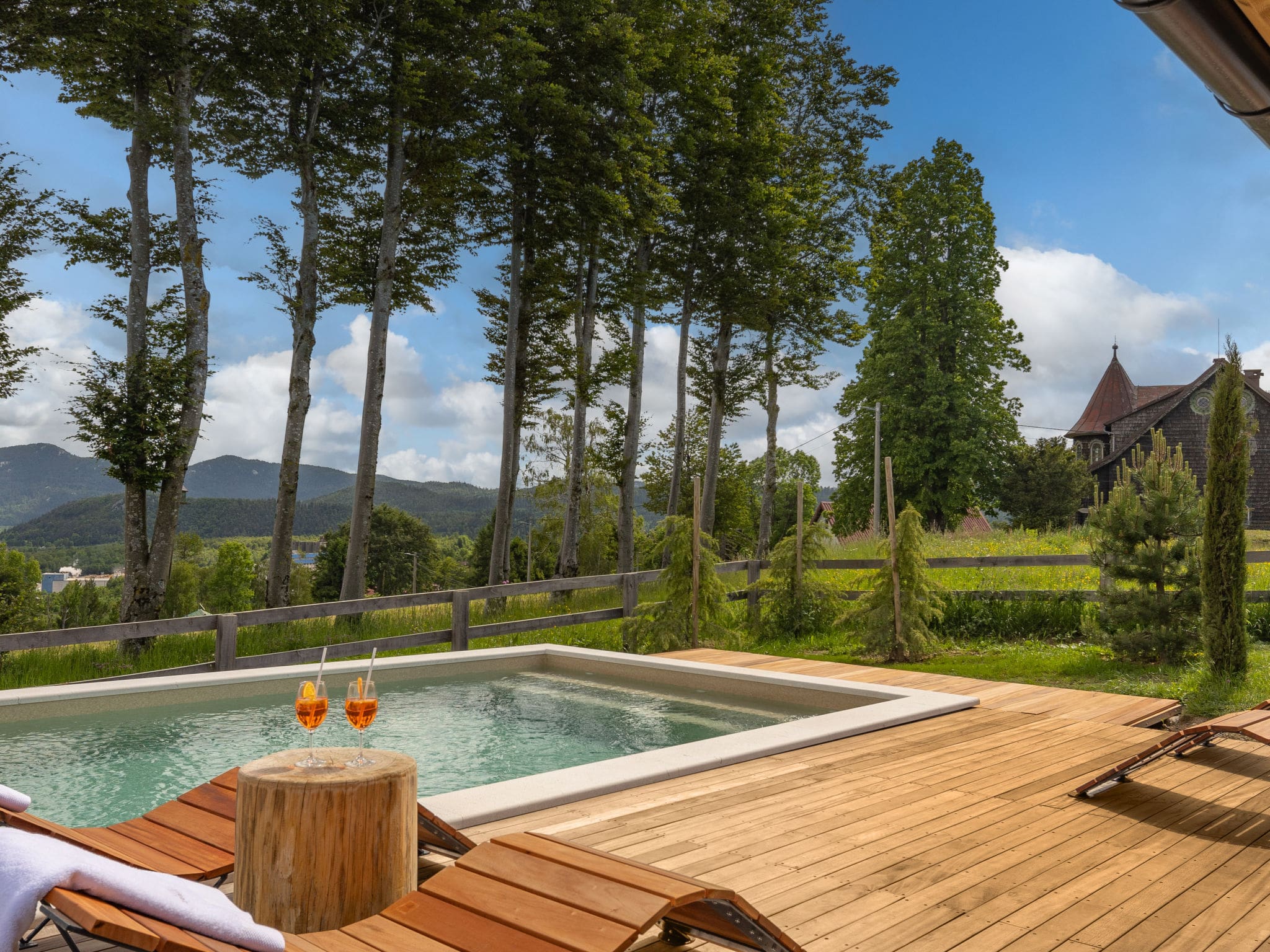 Villa Bura Fuzine: Modern 4-Bedroom Villa with Heated Pool and Lake Views near Rijeka Airport