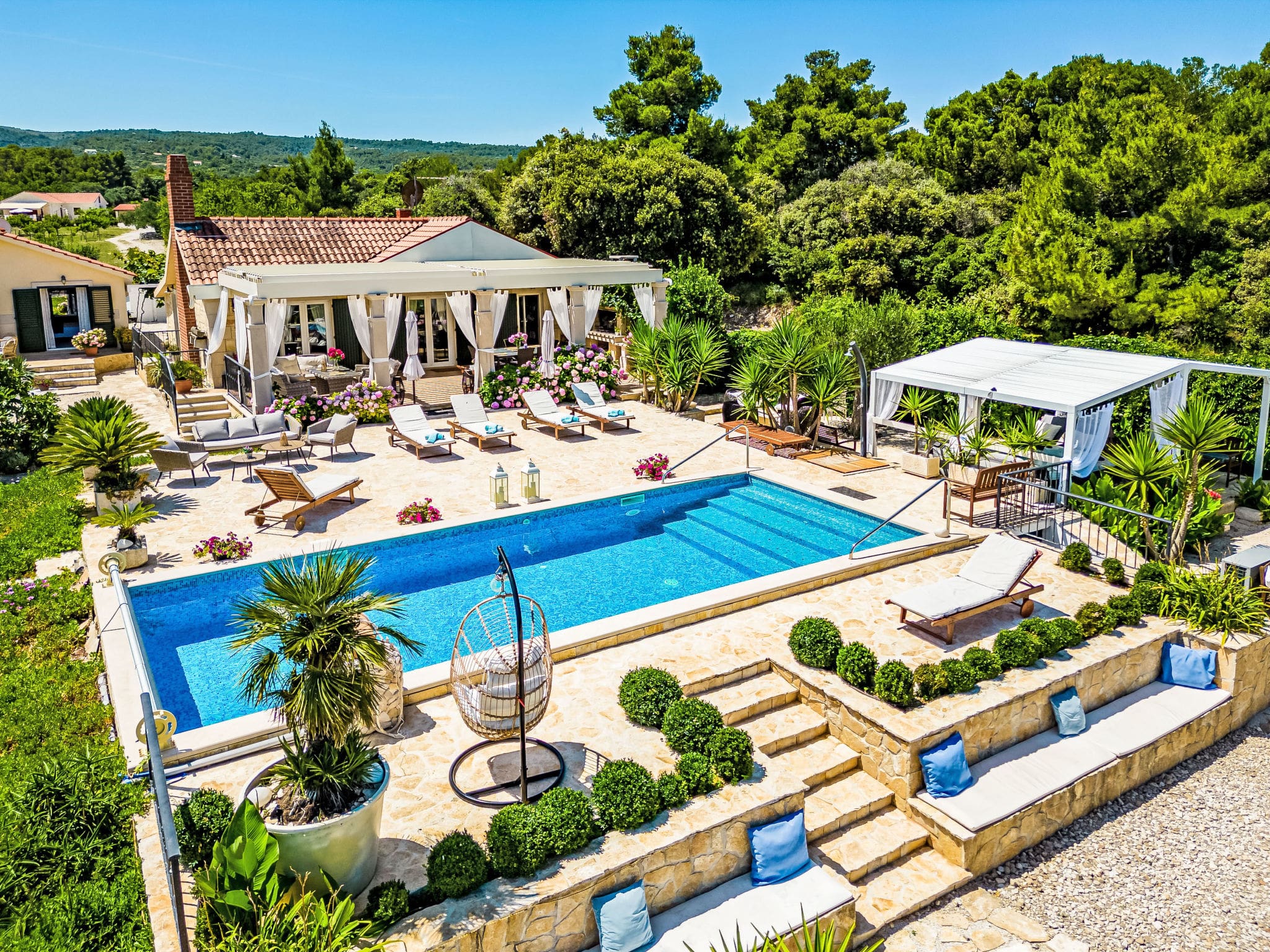 Villa Bura Mirca: Stunning 4-Bedroom Beachfront Villa with Heated Pool and Hot Tub on Brac Island