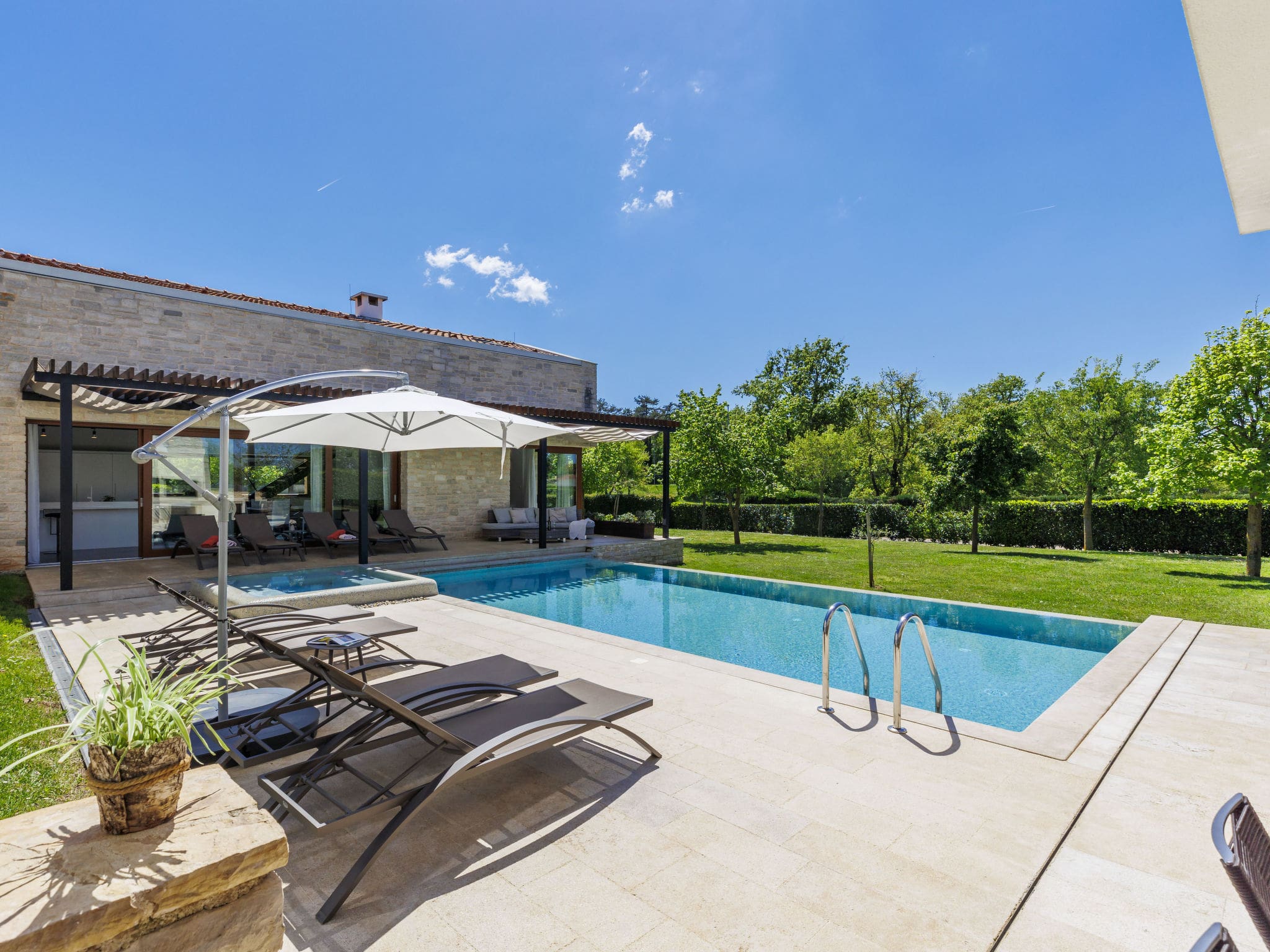 Villa Bura Šumi: Stunning 4-Bedroom Villa with Private Pool and Hot Tub in Central Istria Croatia