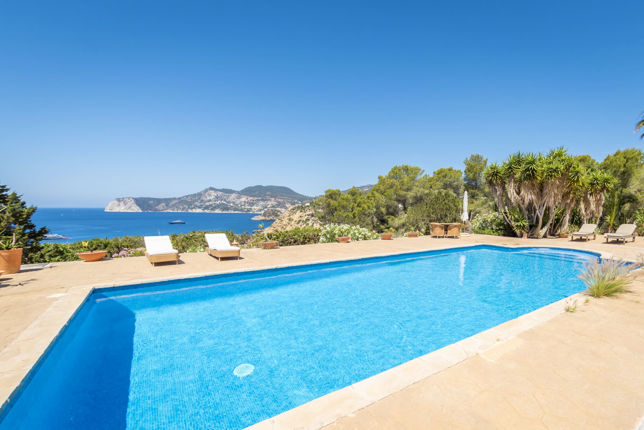 Villa Cala Es Cubells Es Cubells: Romantic 2-Bedroom Villa with Seaviews and Pool, Es Cubells
