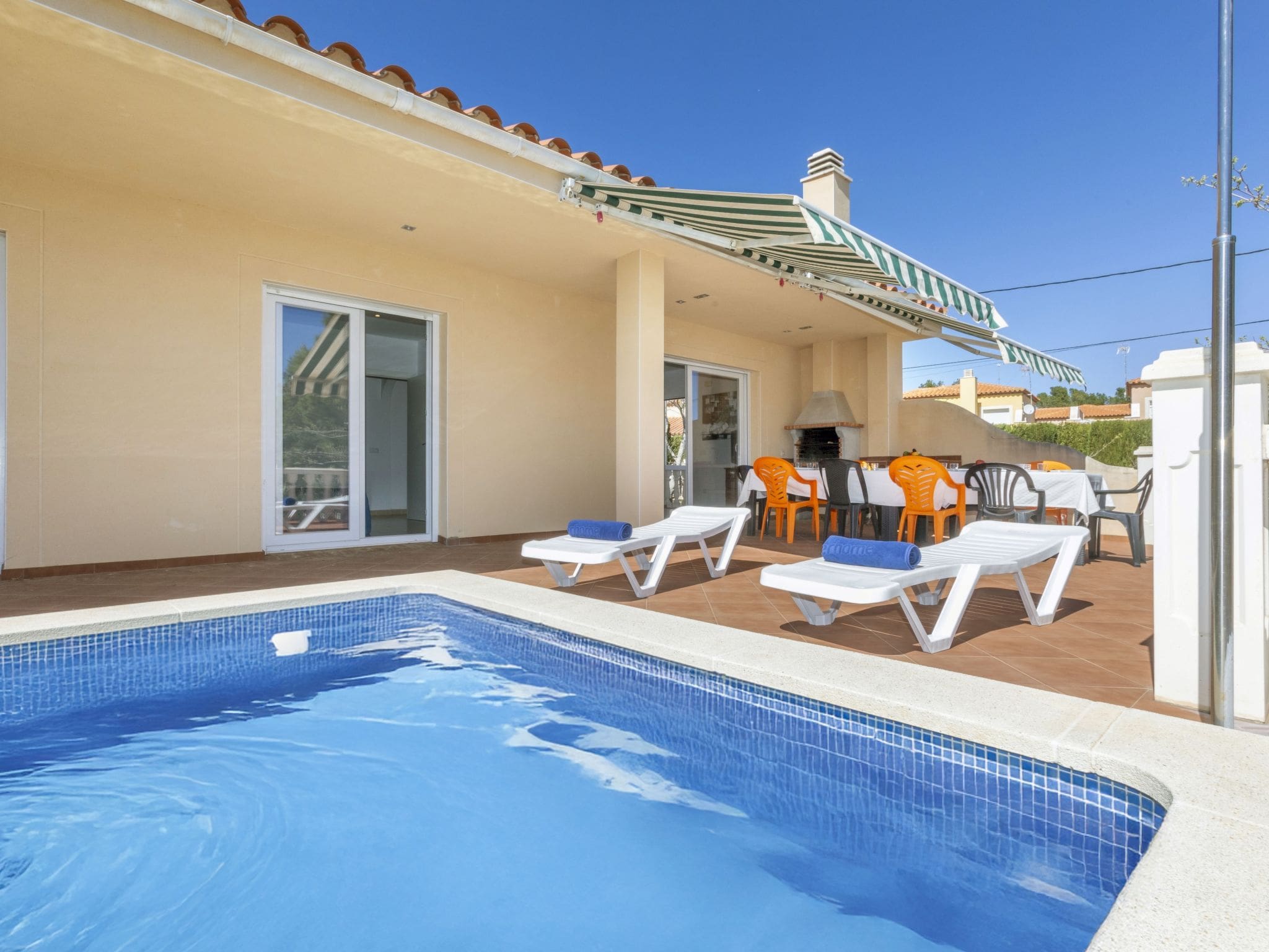 Villa Calafatells Ametlla: Elegant 4-Bedroom Family Villa with Private Pool and Sea Access in Costa Dorada Spain