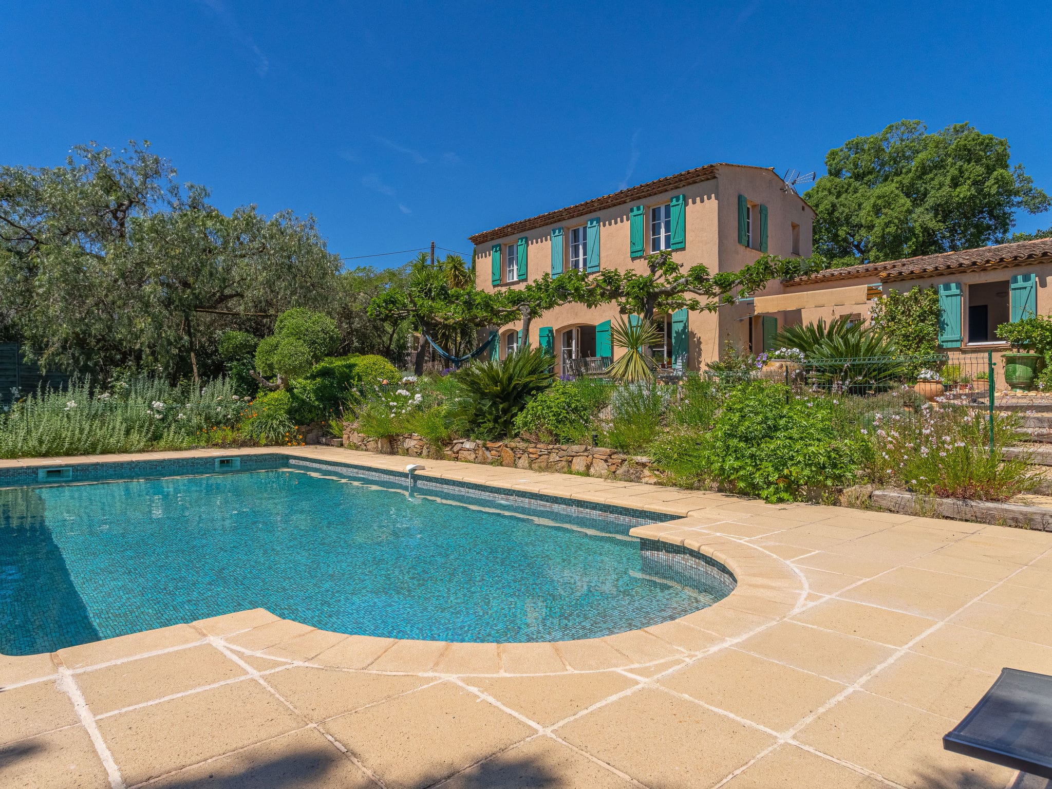 Villa Calendal Cogolin: Spacious 3-Bedroom Villa with Private Pool and Terrace in Provence Alpes Côte d’Azur