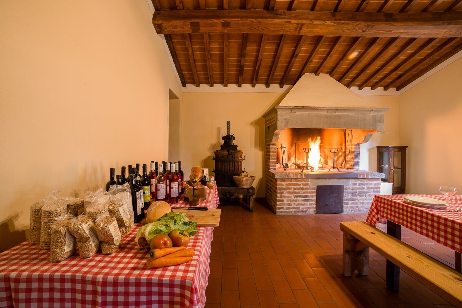 Villa Camucia Cortona: 8-Bedroom Villa with Private Pool and Terrace, Tuscany