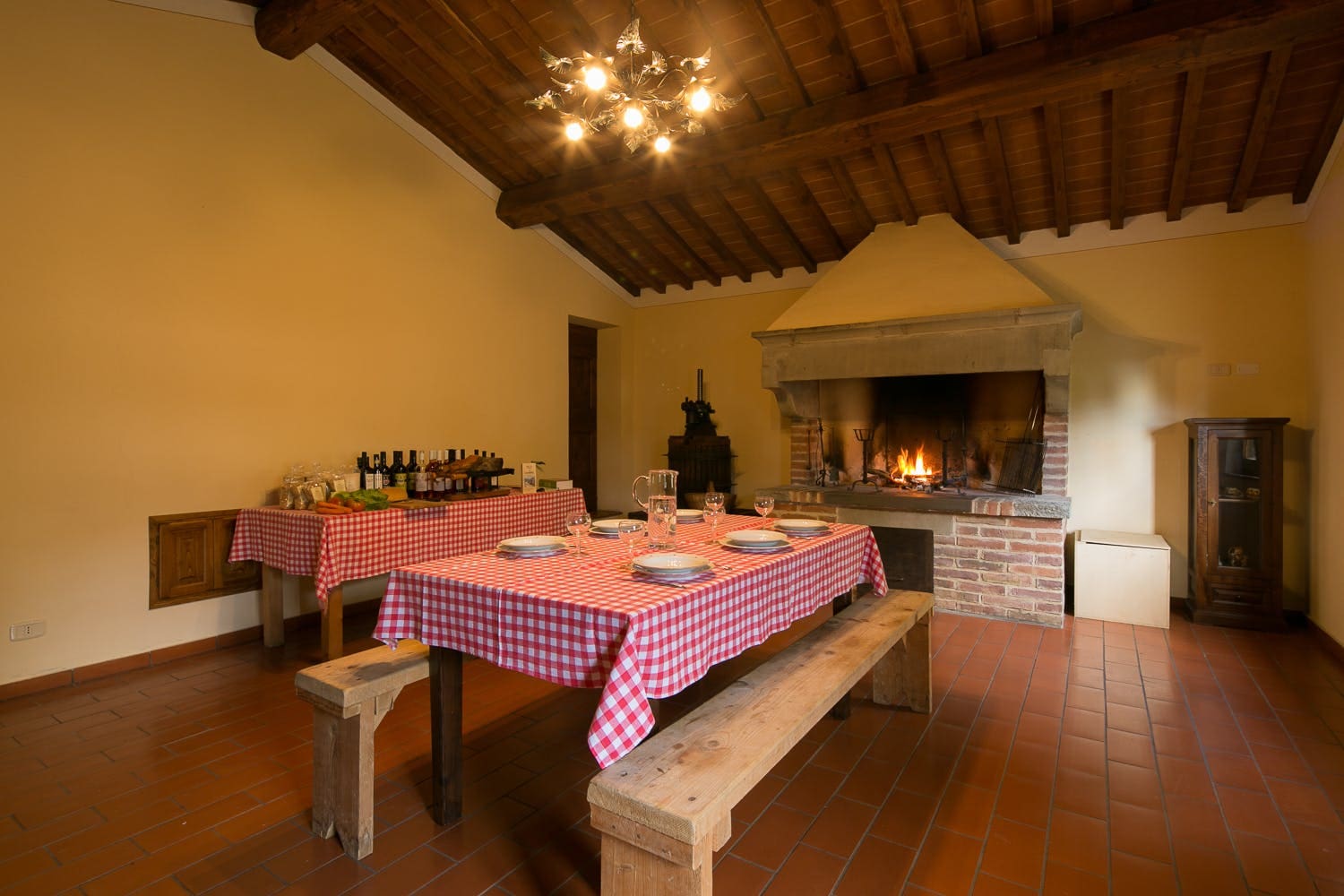 Villa Camucia Cortona: 8-Bedroom Villa with Private Pool and Terrace, Tuscany