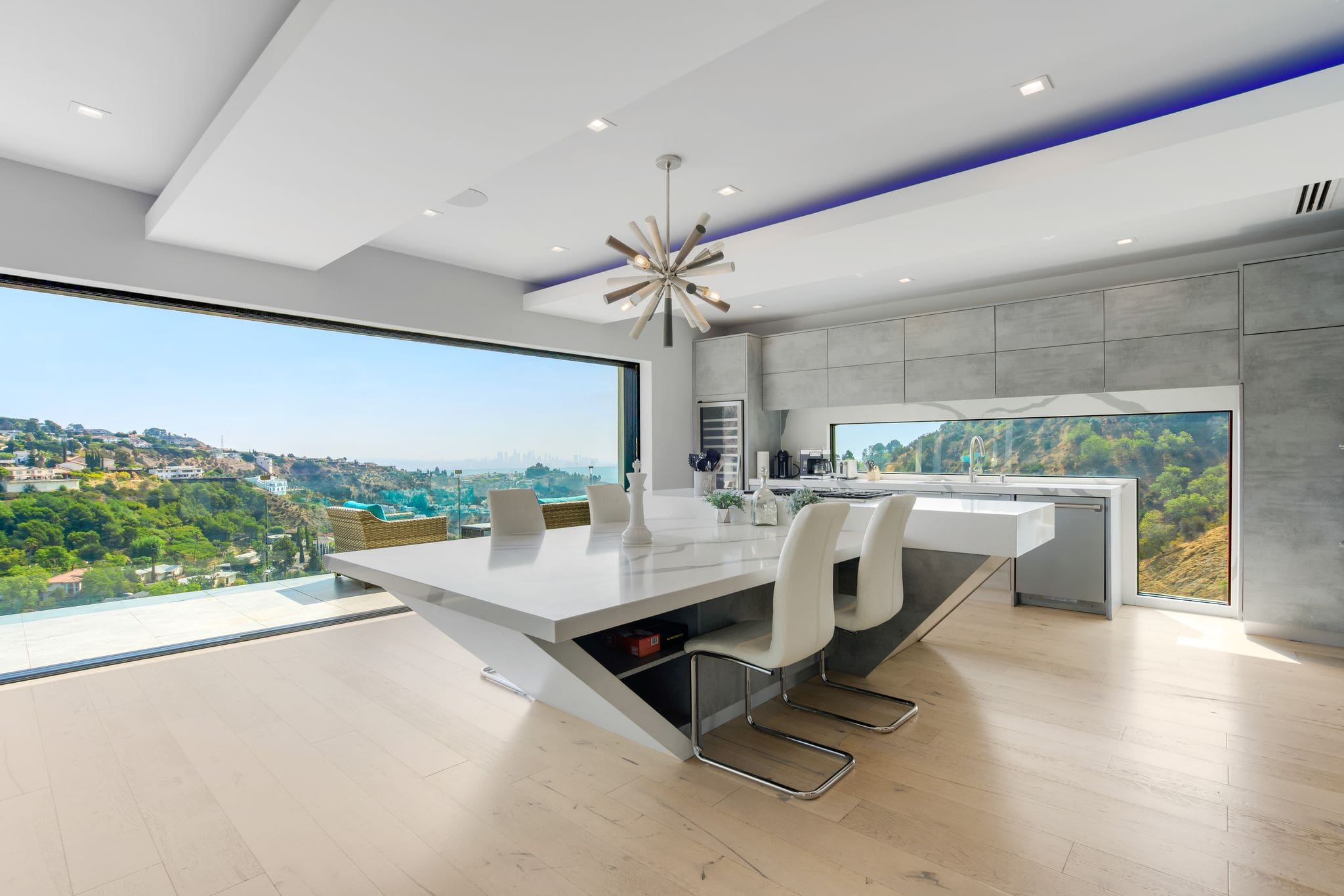Villa Canyon Laurel: Luxurious 5-Bedroom Villa with Stunning Views, Laurel Canyon