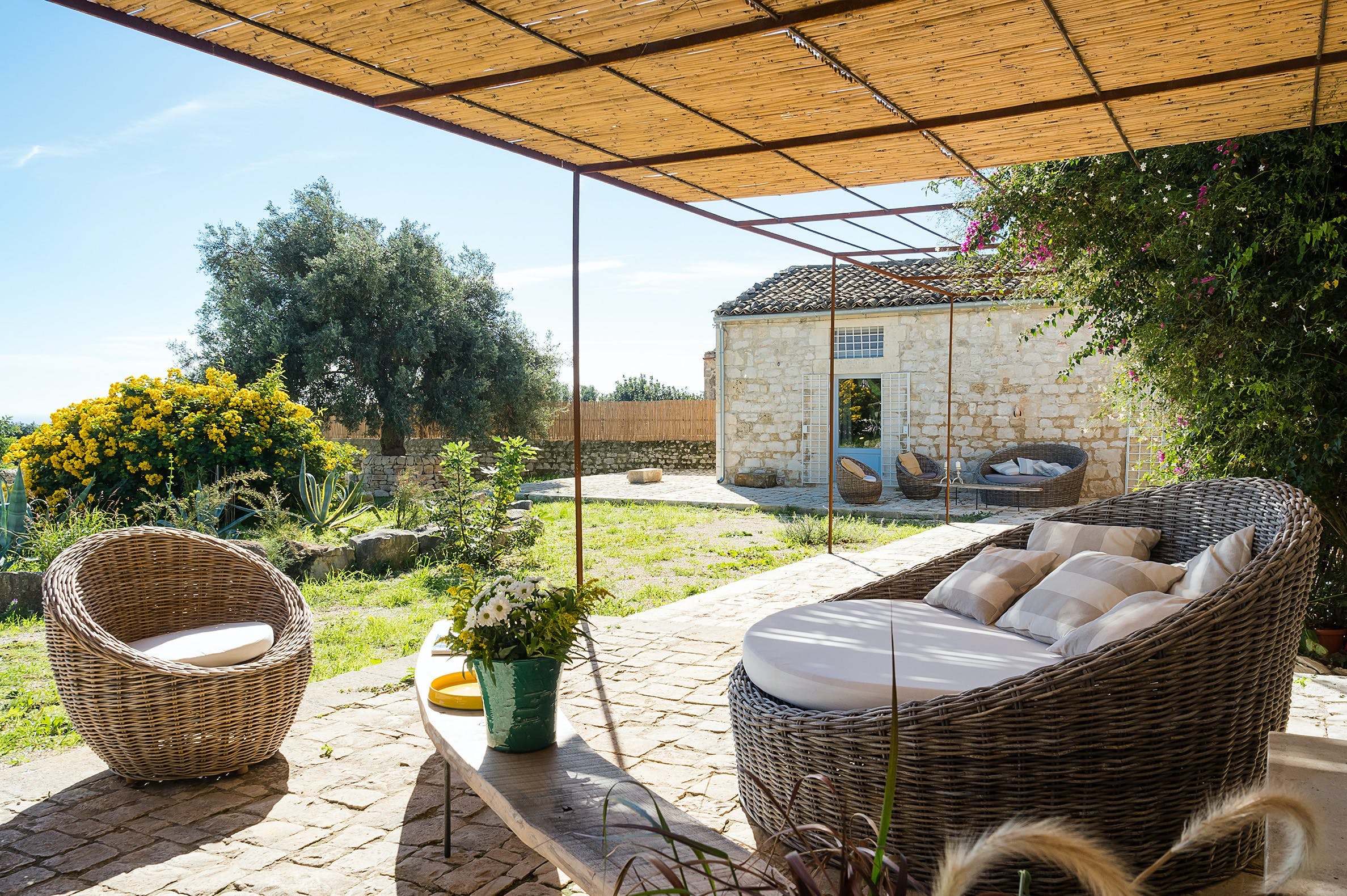 Villa Carrubo Ragusa Ragusa 2: Luxury 5-Bedroom Villa with Pool and Sea Views, Ragusa