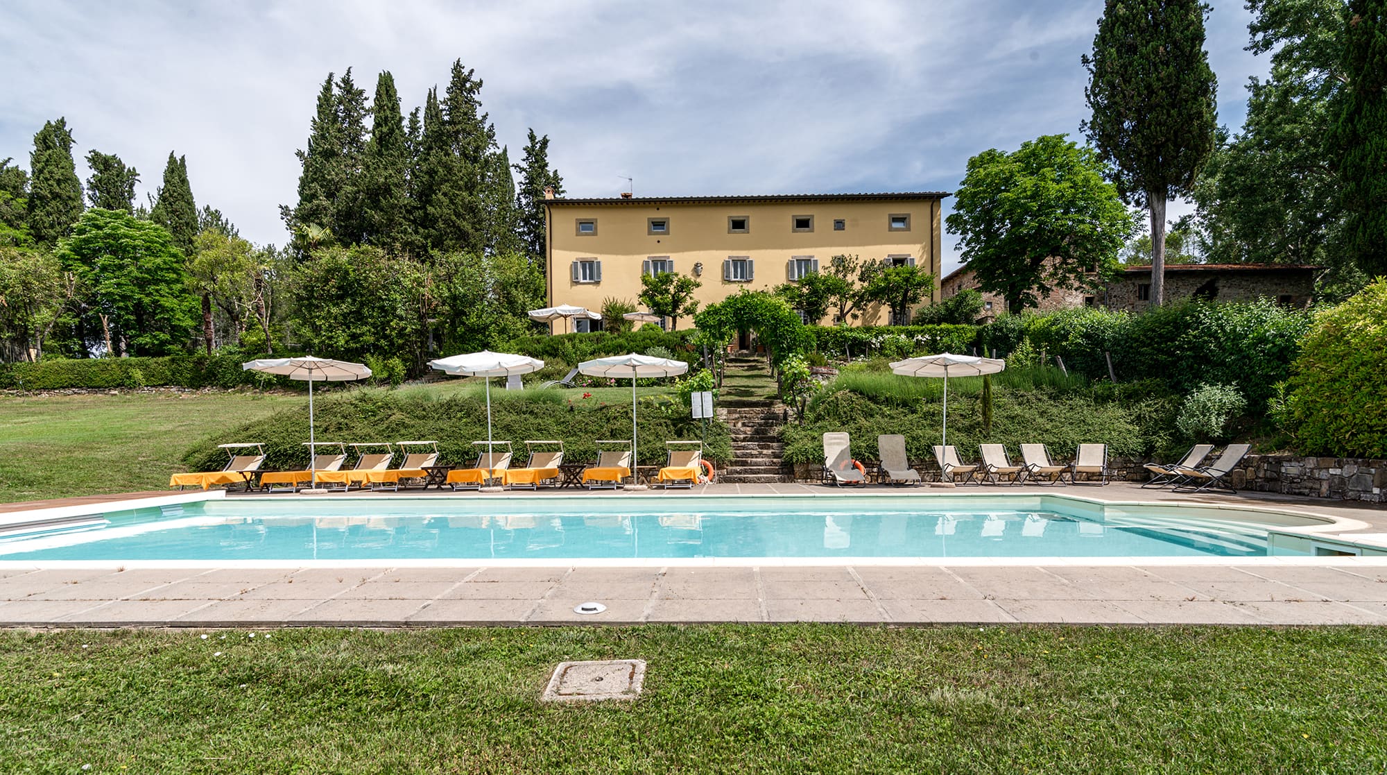 Villa Casentino Bibbiena Florence East: Elegant 7-Bedroom Apartment with Countryside Views, Tuscany Florence East