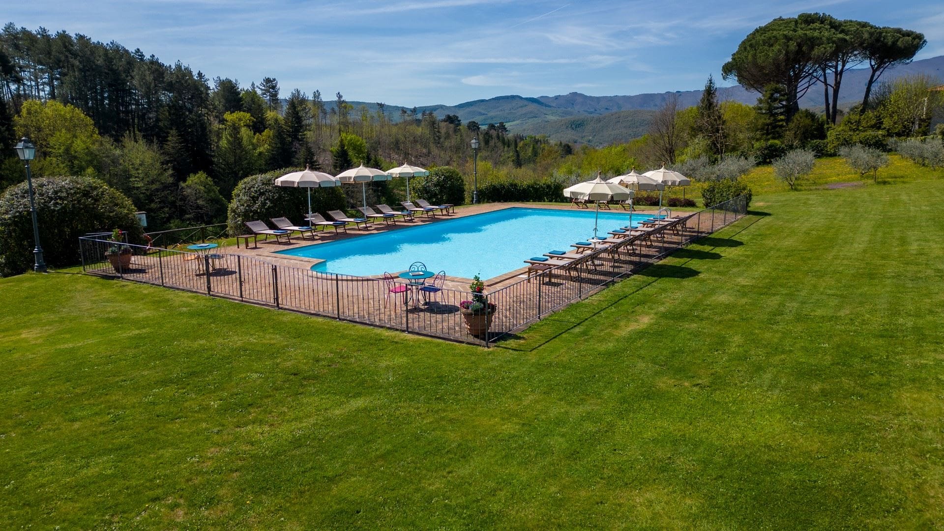 Villa Casentino Bibbiena Tuscany: Luxury 8-Bedroom Villa with Pool and Sauna, Tuscany