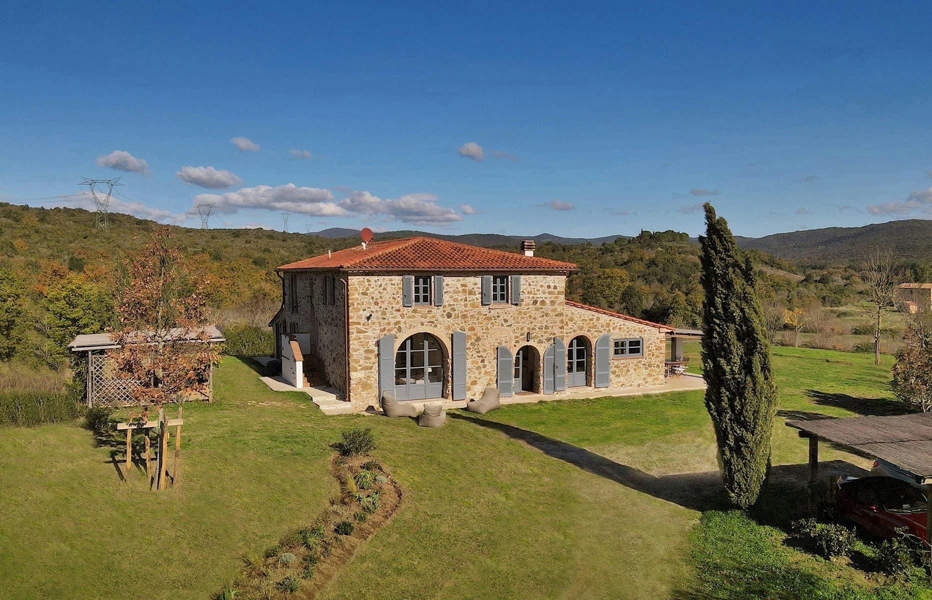 Villa Castagno Monteverdi: Luxury 3-Bedroom Villa with Pool and Scenic Views, Tuscany