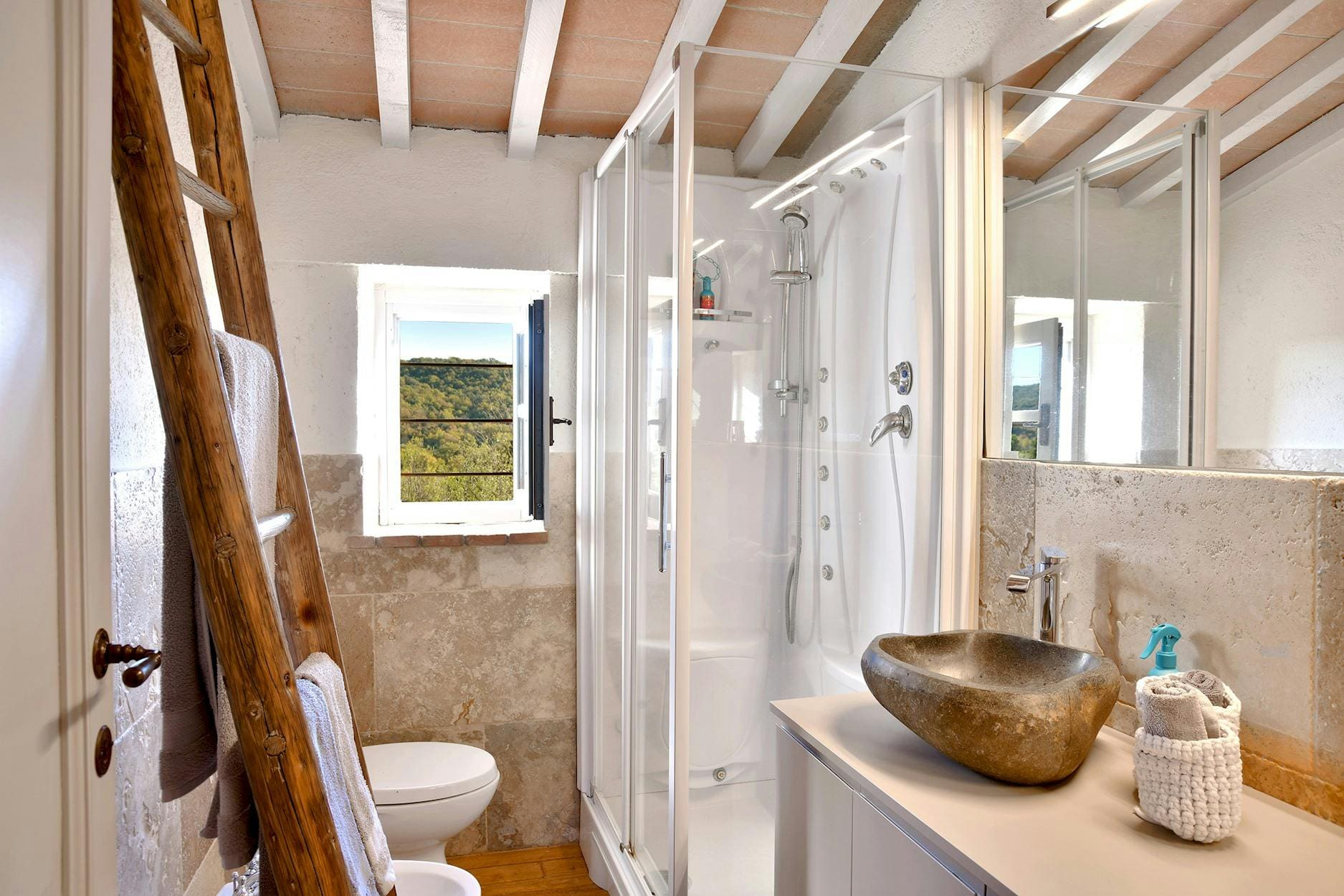 Villa Castagno Monteverdi: Luxury 3-Bedroom Villa with Pool and Scenic Views, Tuscany