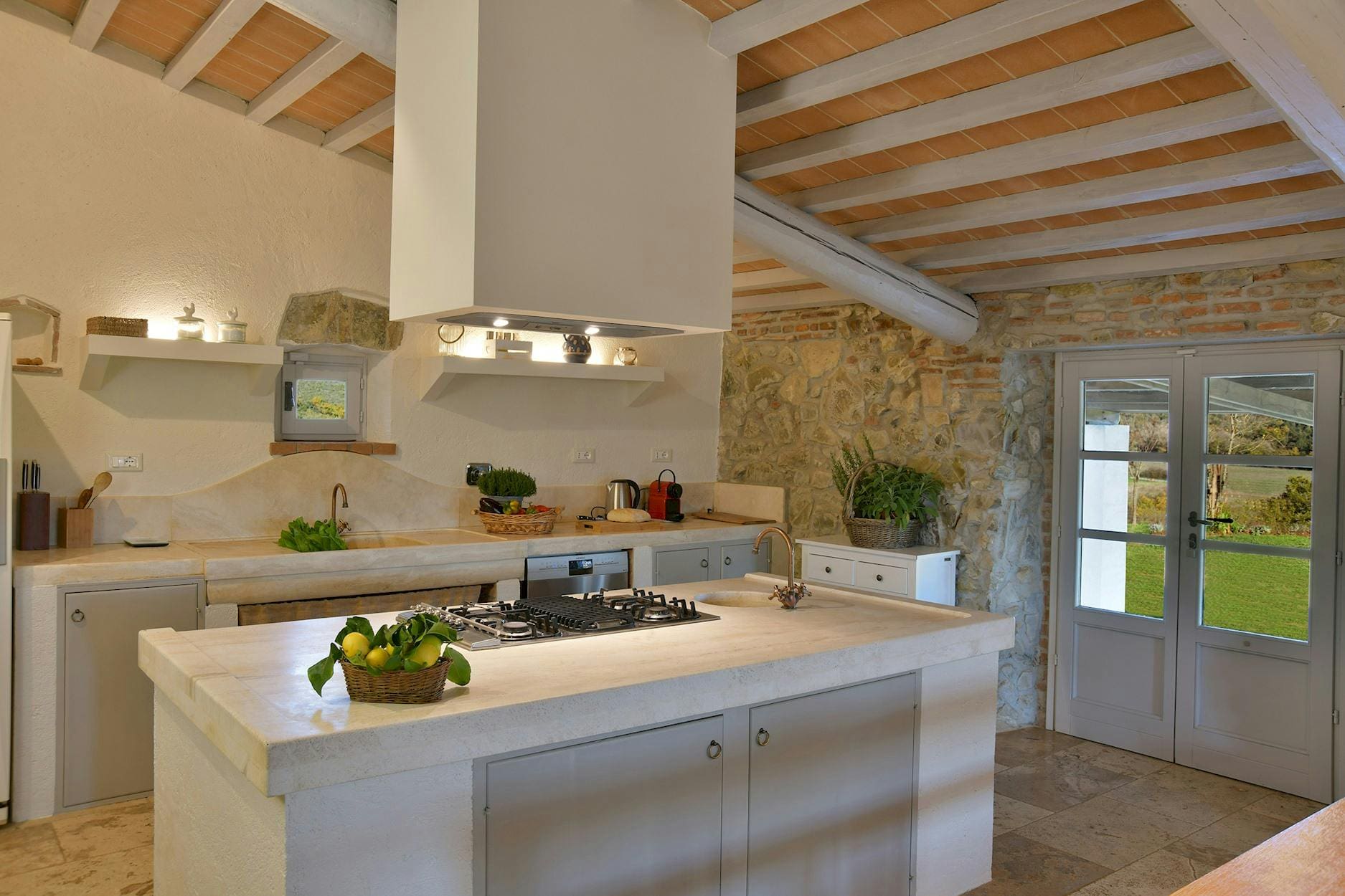 Villa Castagno Monteverdi: Luxury 3-Bedroom Villa with Pool and Scenic Views, Tuscany