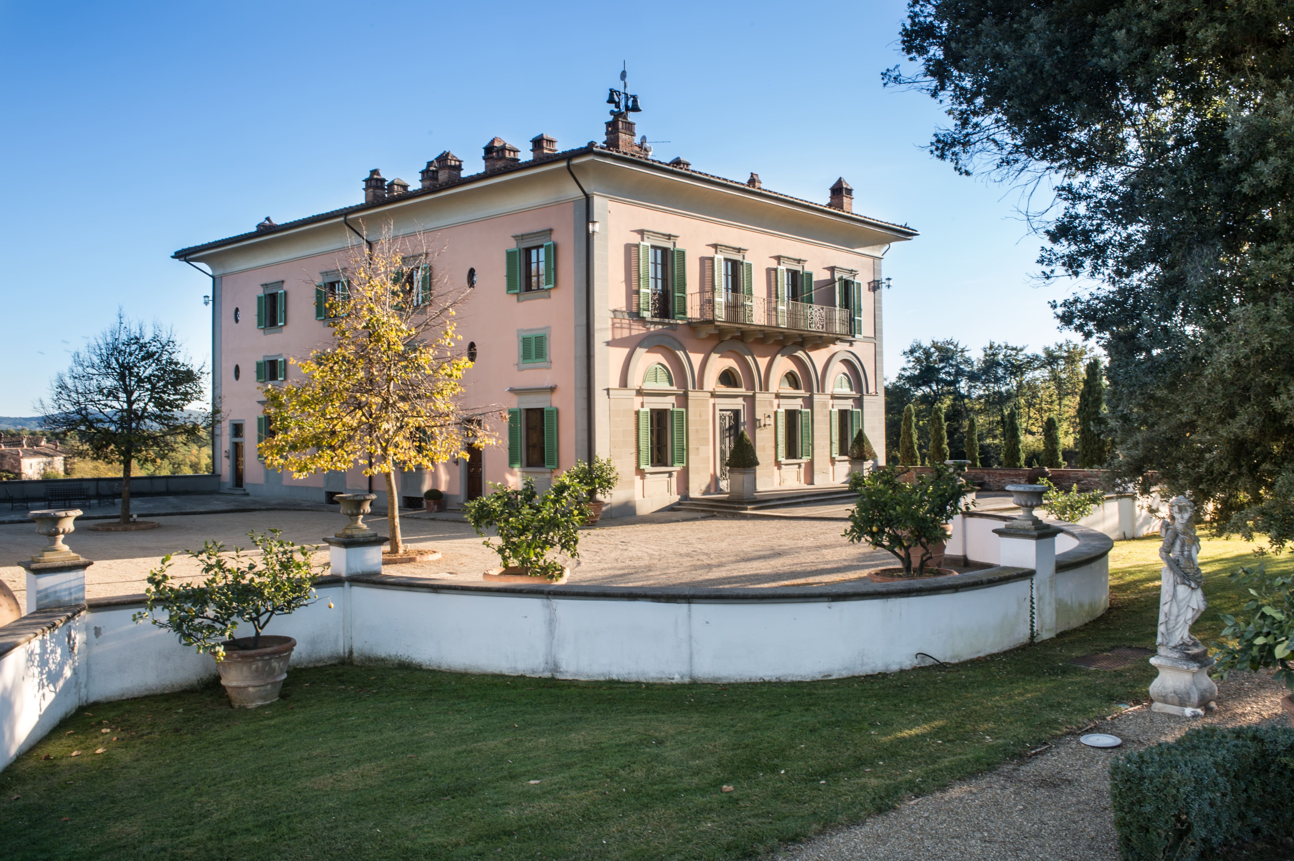 Villa Cavriglia Arezzo: Luxury 10-Bedroom Villa with Private Pool and Scenic Views, Tuscany