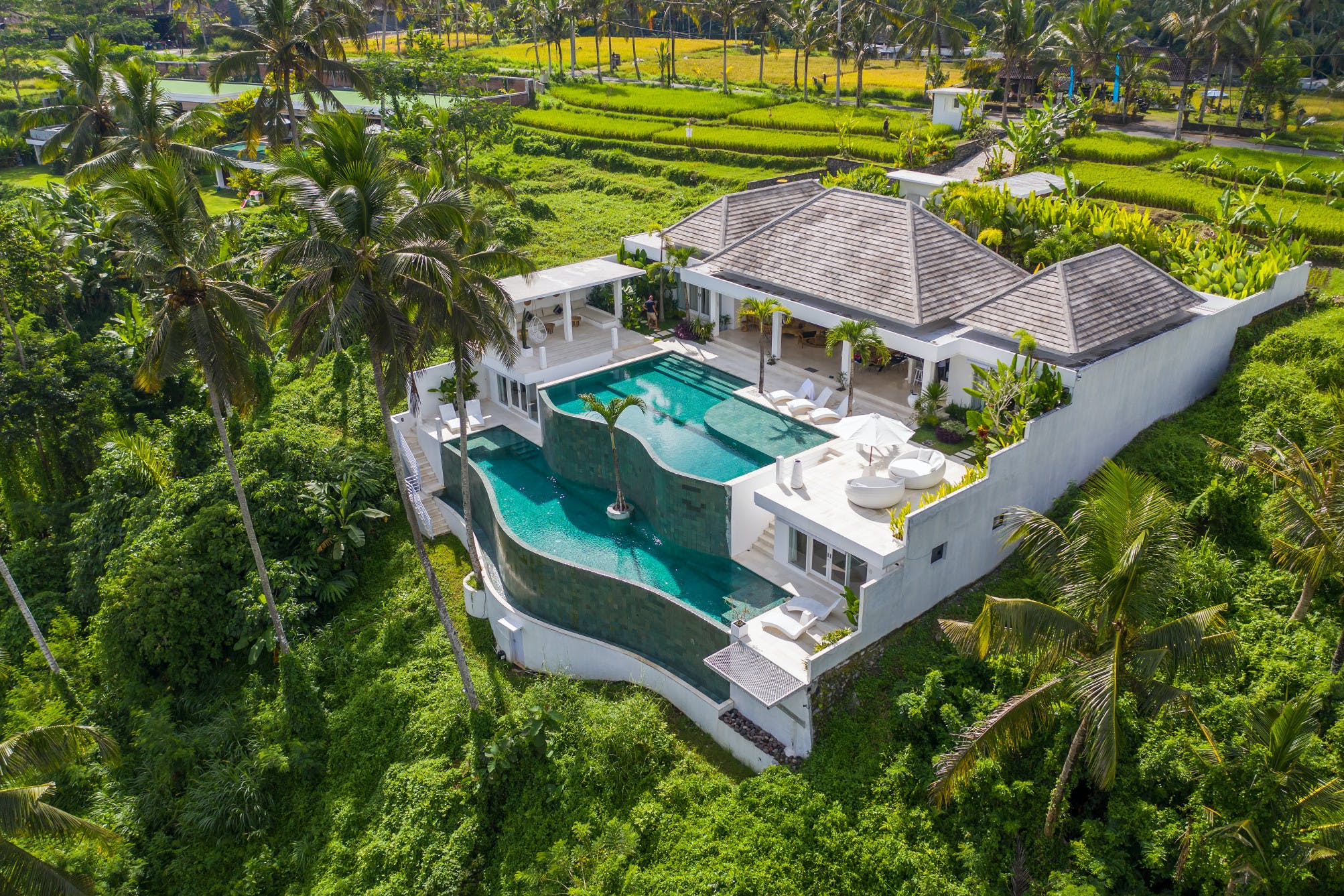 Villa Cemara Jimbaran: Exquisite 4-Bedroom Villa with Infinity Pool and Sea View, Bali
