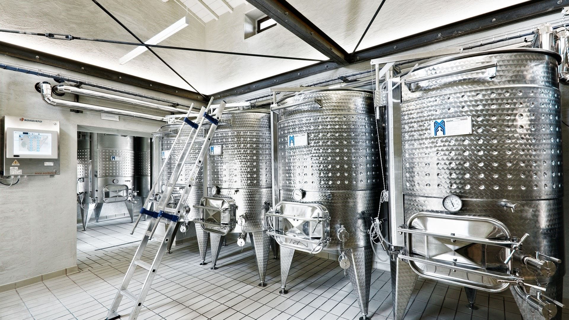 Villa Chianina Cortona: Luxury 6-Bedroom Villa with Pool in Val di Chiana, Tuscany