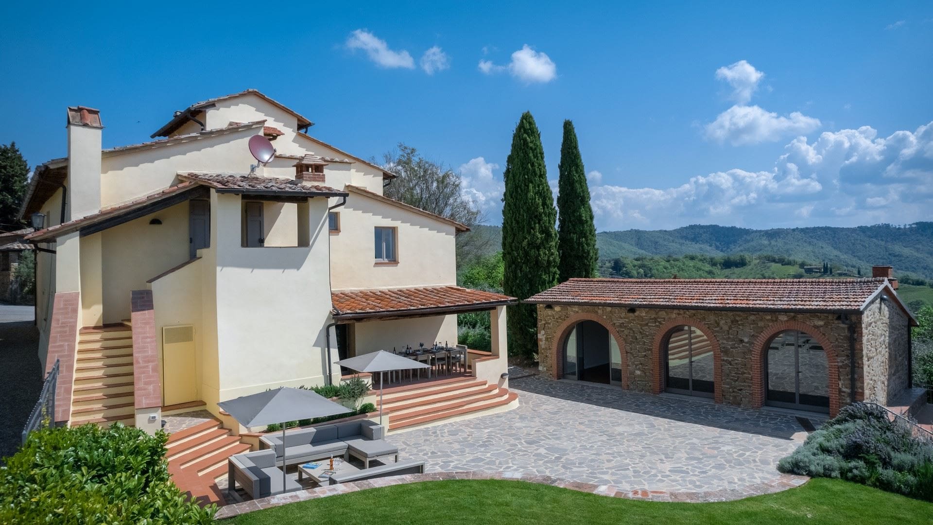 Villa Chianina Cortona: Luxury 6-Bedroom Villa with Pool in Val di Chiana, Tuscany