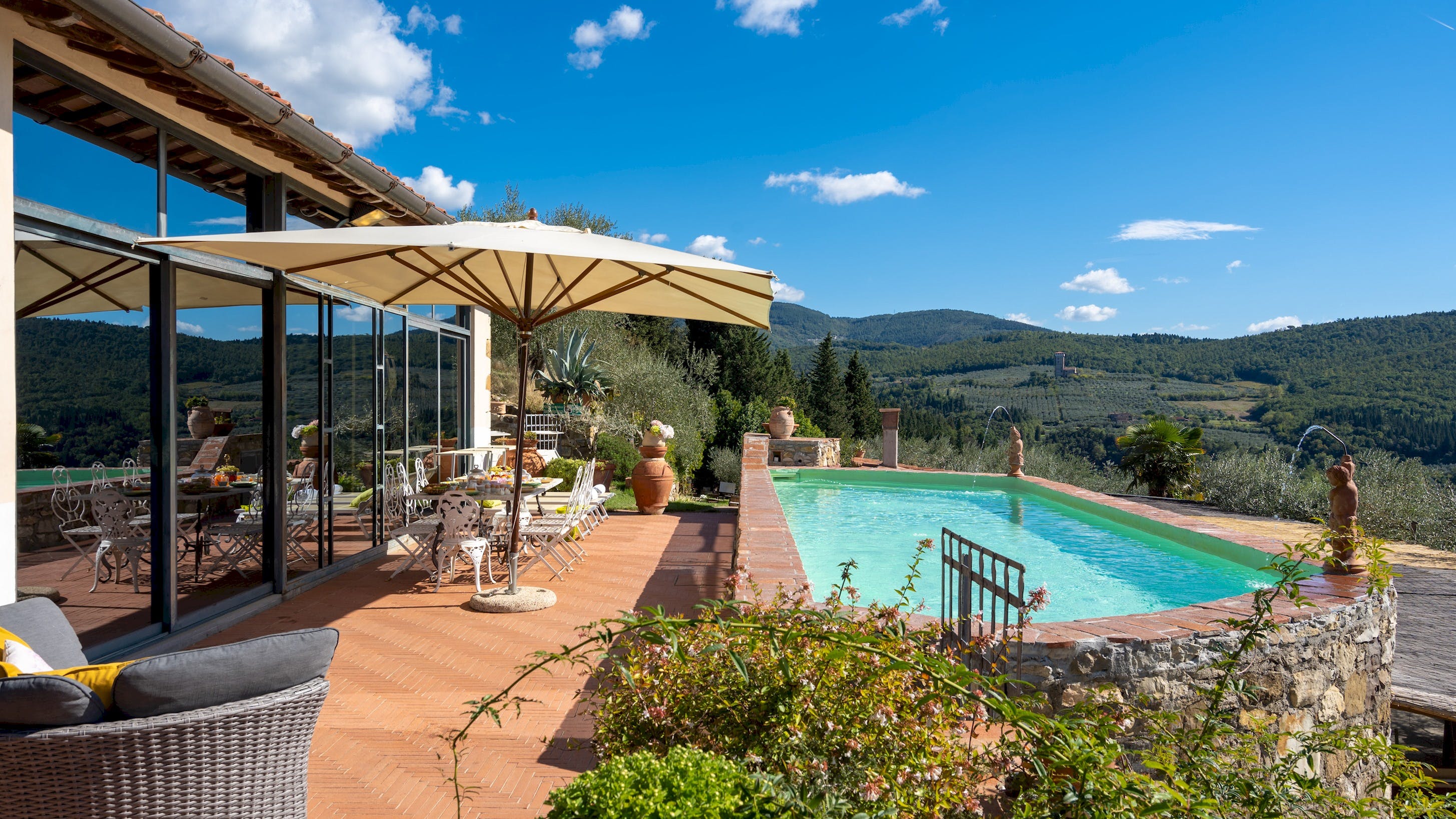 Villa Chianti Florence: Luxury 4-Bedroom Villa with Pool and Countryside Views, Florence