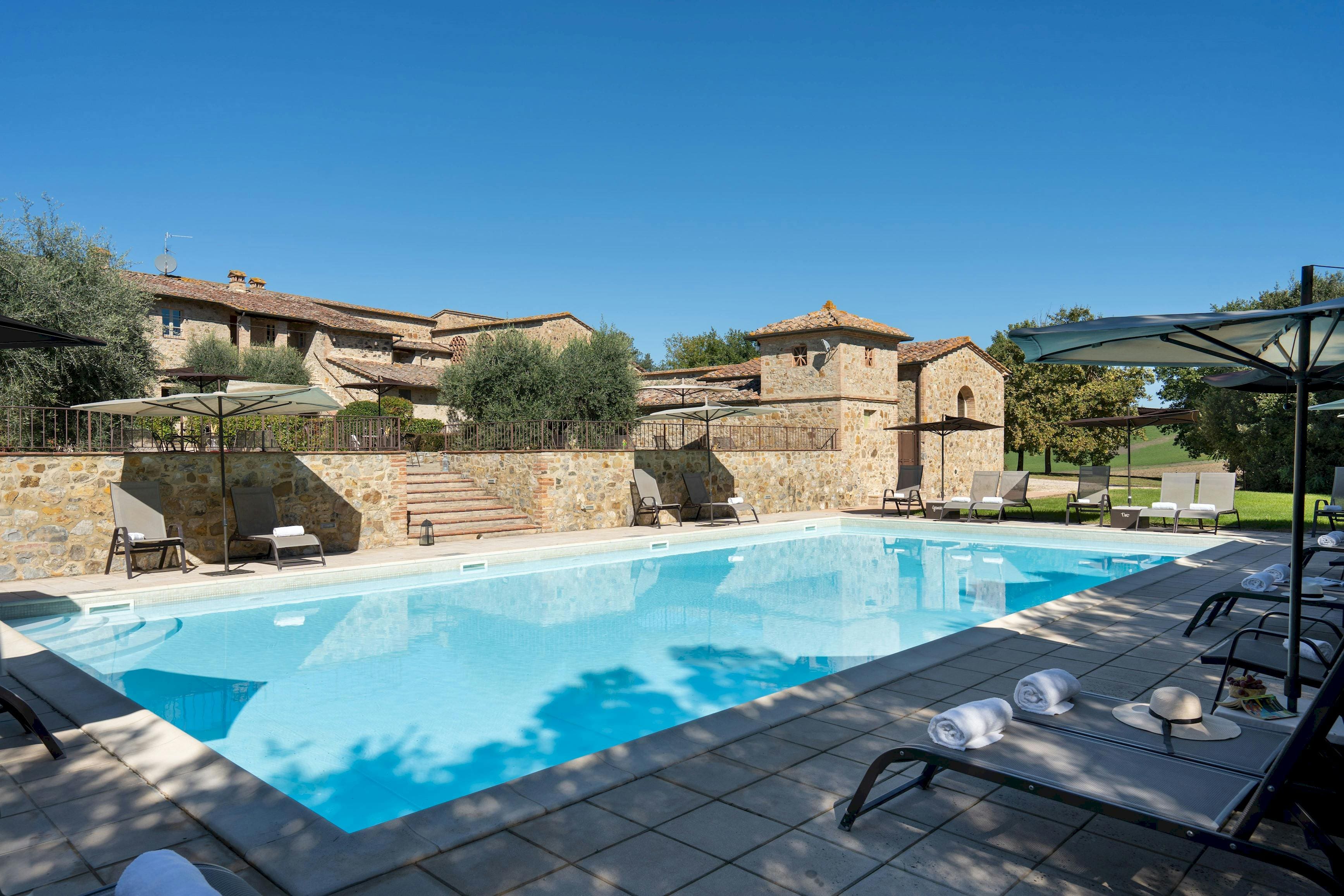 Villa Colle Siena: Luxury 15-Bedroom Villa with Pool and Countryside Views, Siena