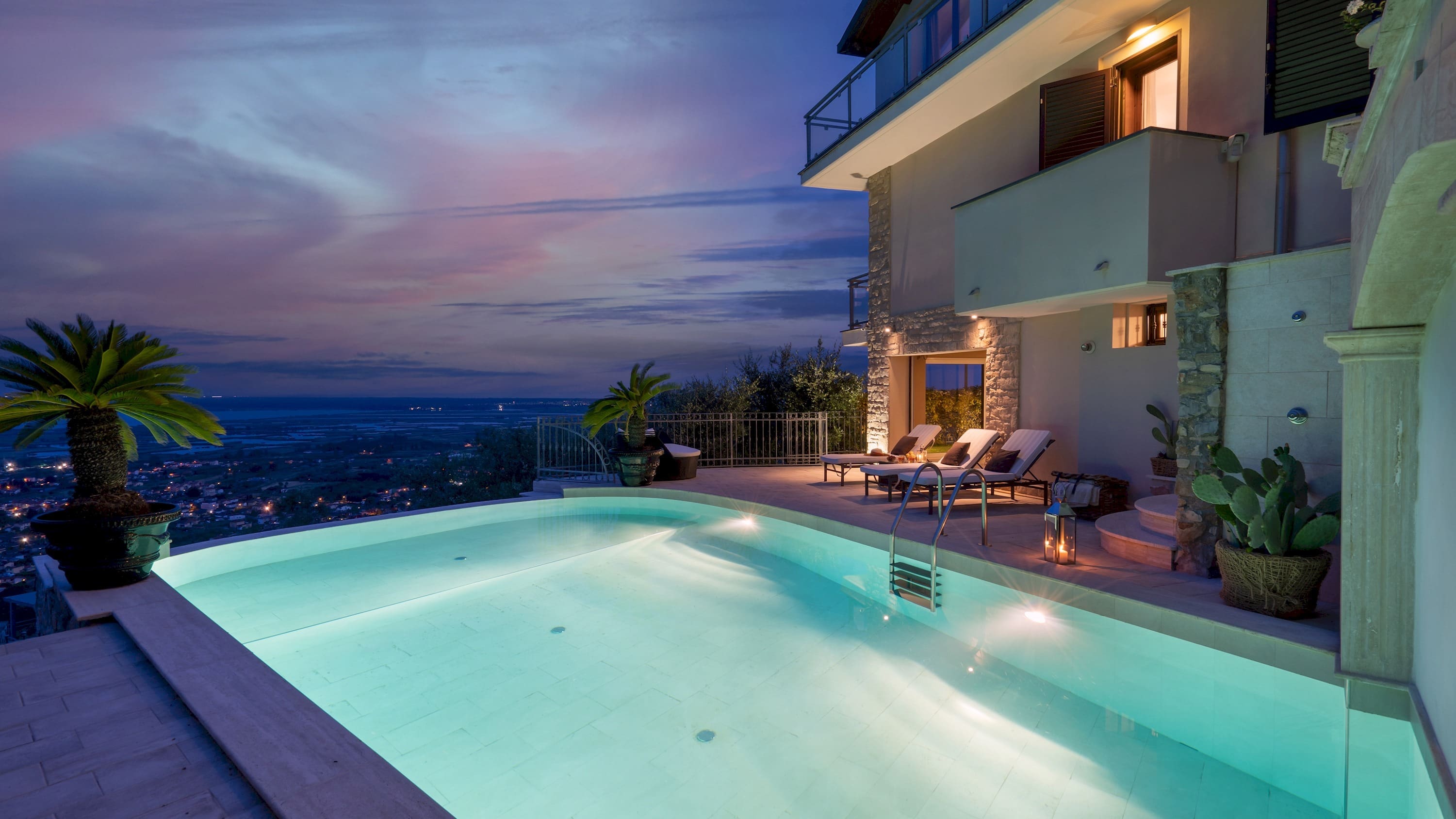 Villa Colle Versilia: Spacious 5-Bedroom Apartment with Infinity Pool, Viareggio