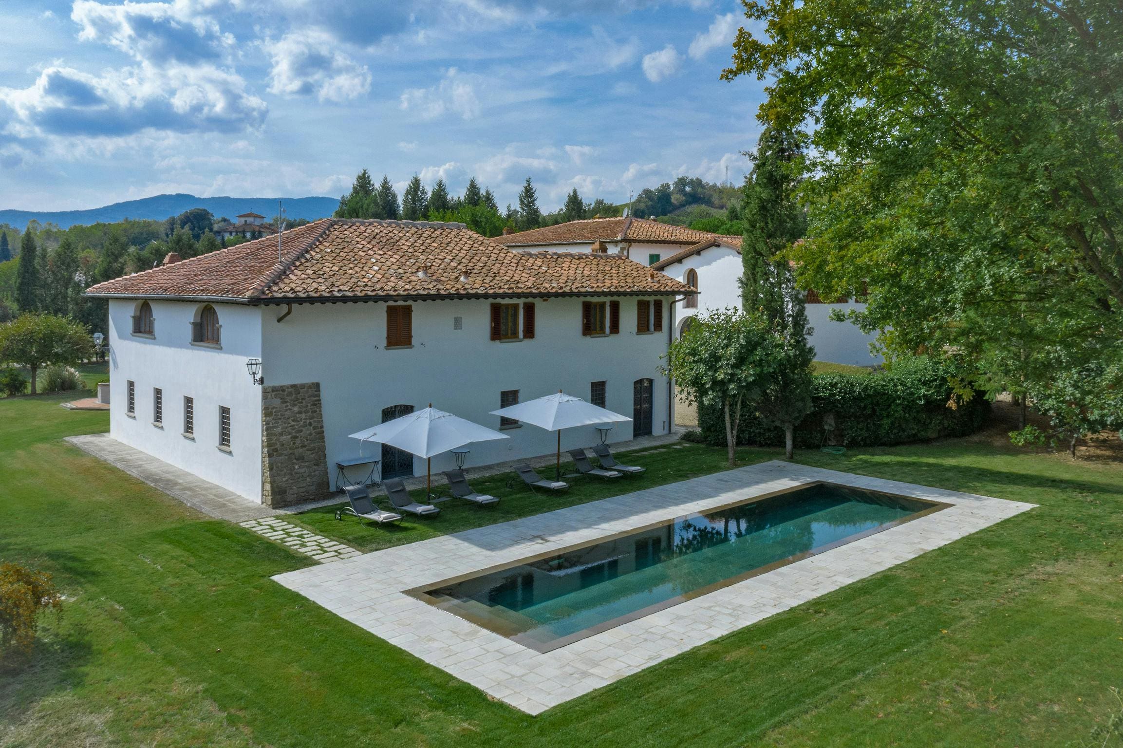 Villa Collina Firenze: Luxurious 3-Bedroom Villa with Pool in Florence East Countryside
