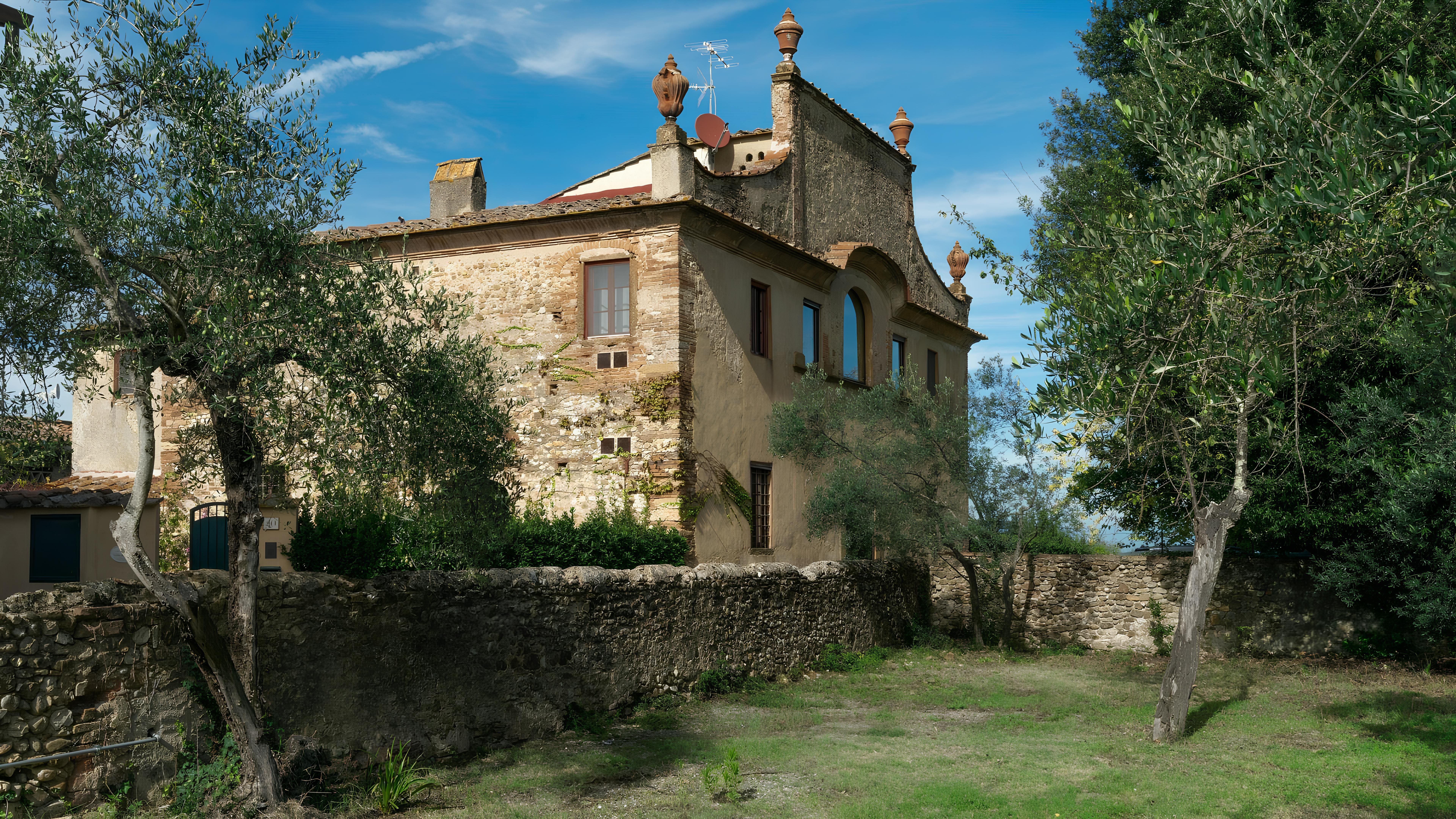 Villa Collina Florence: 7-Bedroom Luxury Villa with Pool and Tennis Court, Florence West