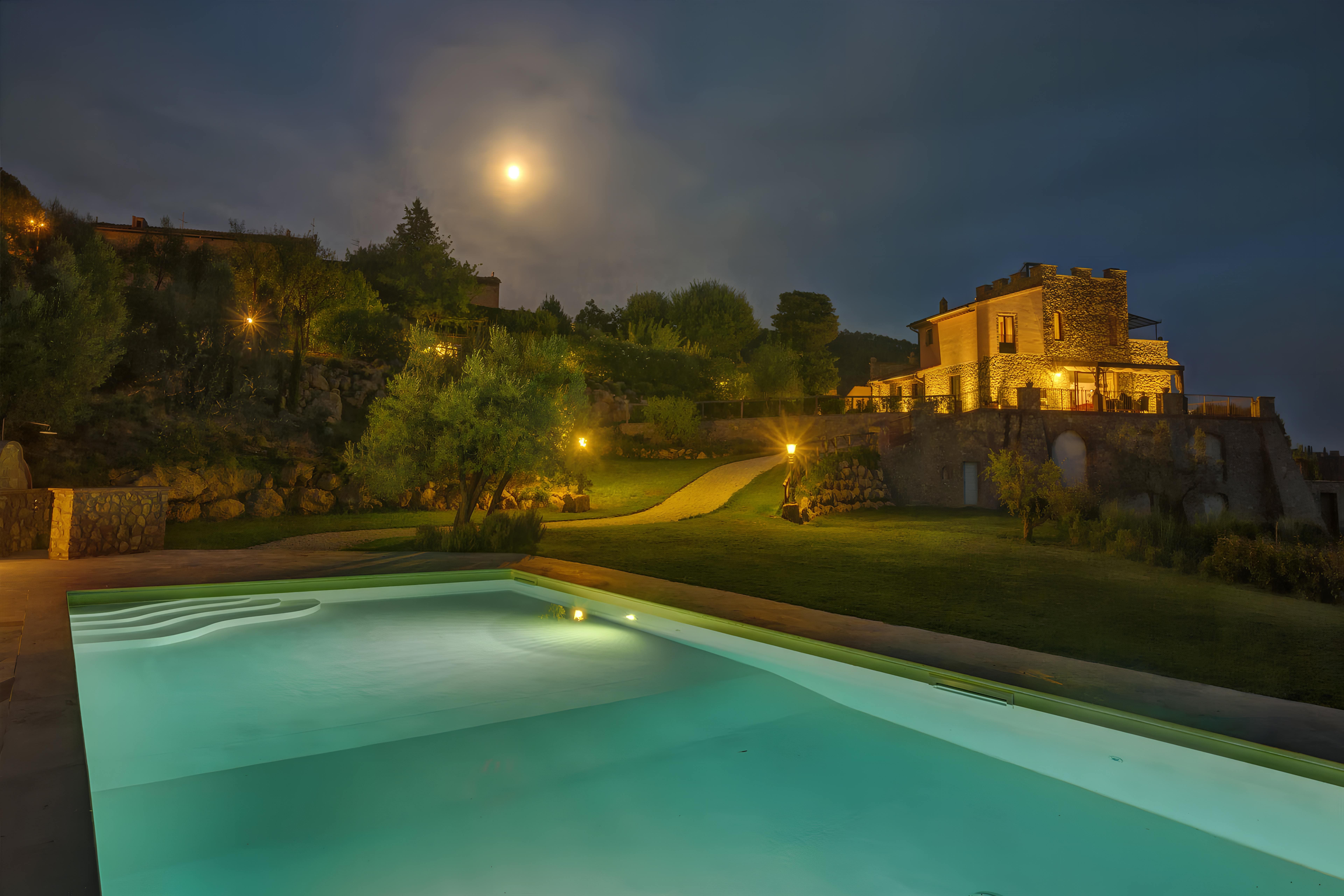 Villa Collina San Miniato: Luxury 6-Bedroom Apartment with Pool and Countryside Views, San Miniato