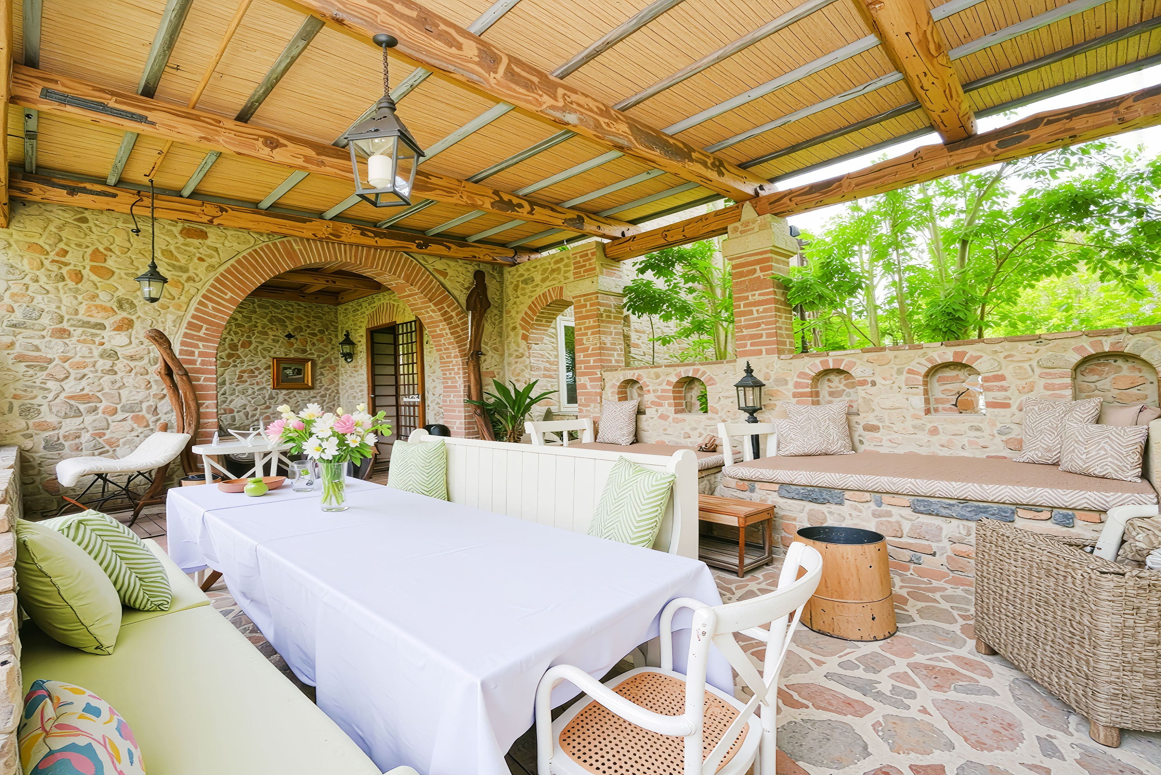 Villa Collina Sarteano: Luxury 5-Bedroom Villa with Pool and Hot Tub, Sarteano