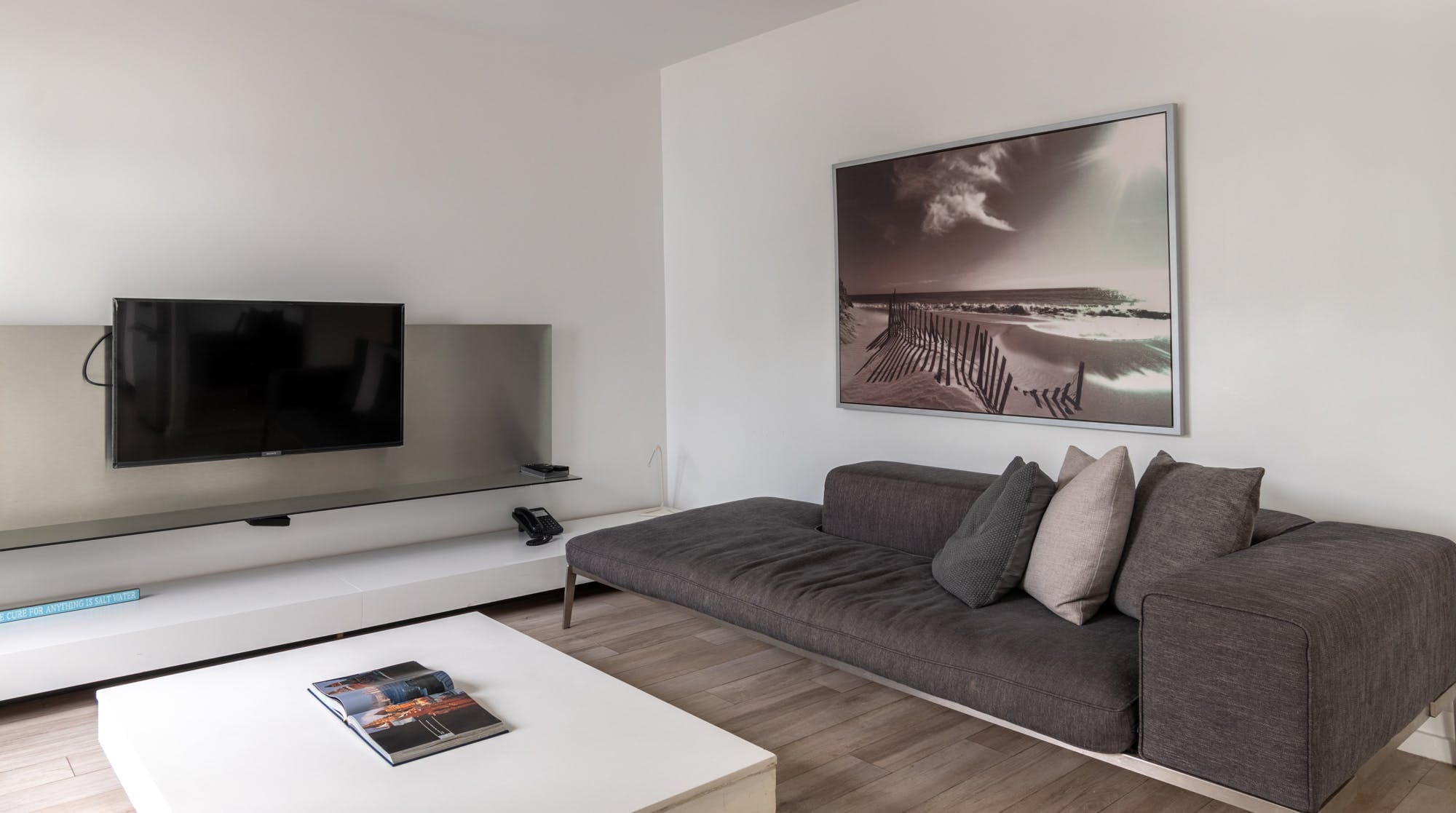 Villa Crandon Miami Miami: Luxury 2-Bedroom Apartment with Pool and Seaview, Miami