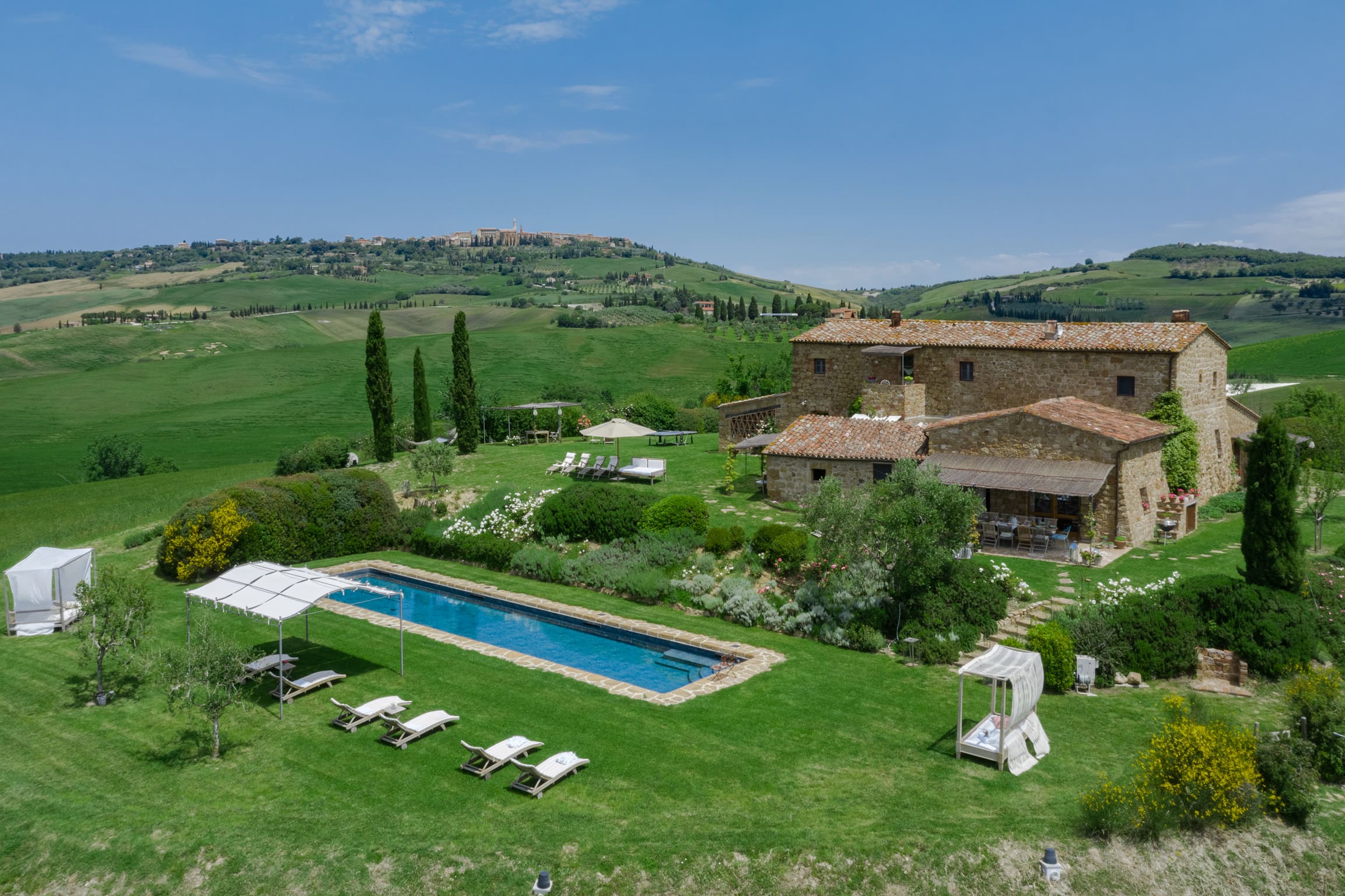 Villa Crete Senesi Tuscany: Luxury 6-Bedroom Villa with Pool and Panoramic Views, Tuscany