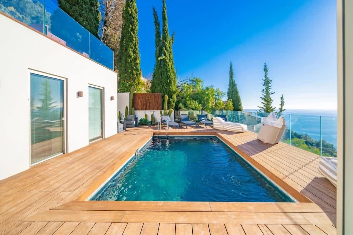 Villa del Mare: Stunning 4-Bedroom Luxury Villa Rental with Seaviews, Monaco