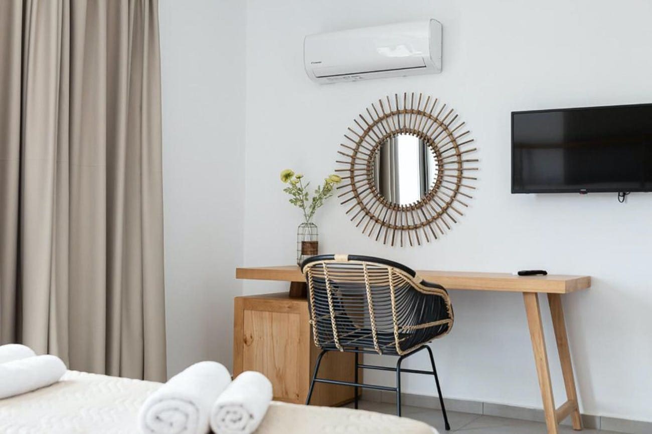 Villa Eleutherna Rethymno: Spacious 7-Bedroom Apartment with Sea Views and Pool, Rethymno