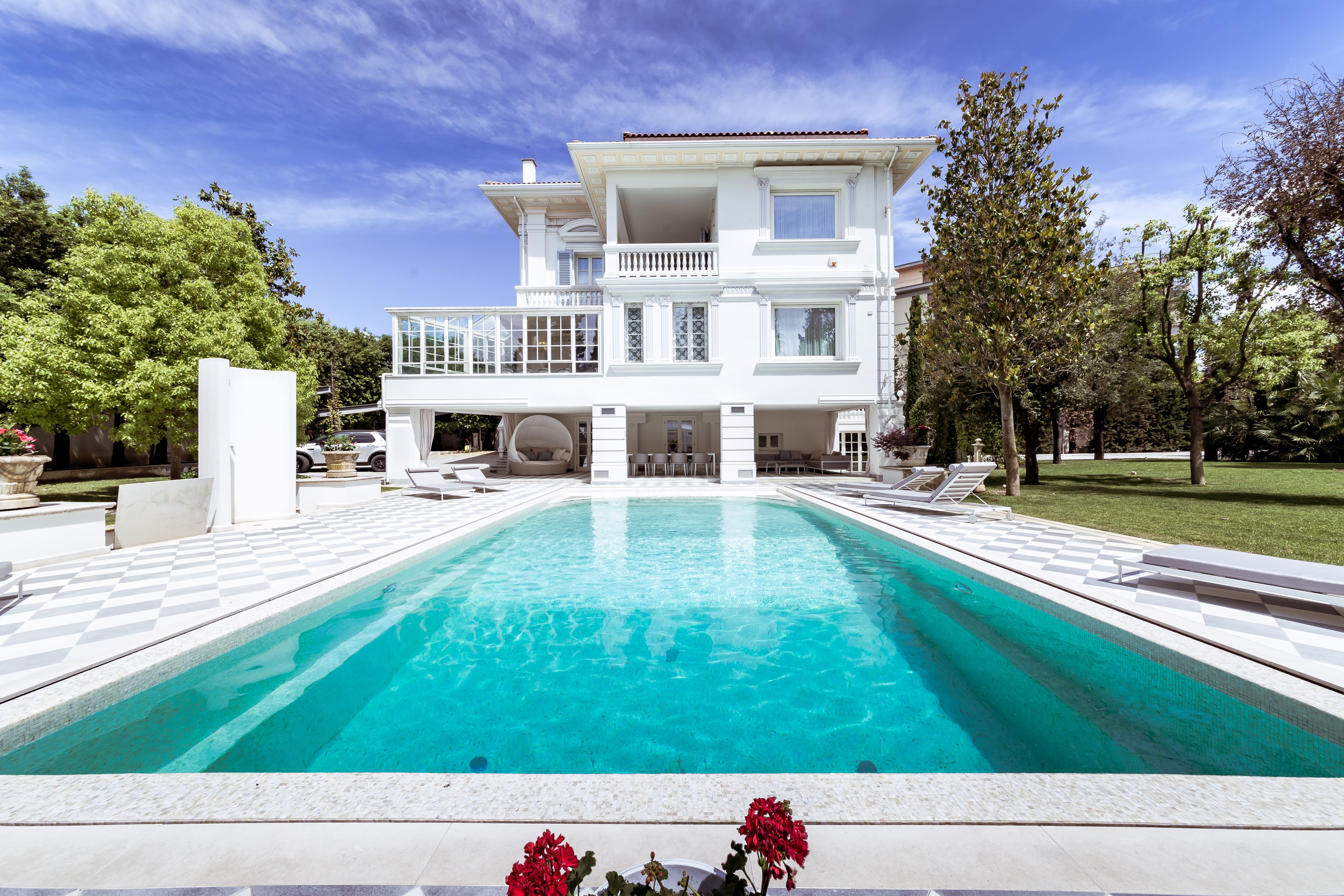 Villa Empoli Fattoria: Stunning 5-Bedroom Villa with Pool, Gym, and Sauna, Tuscany