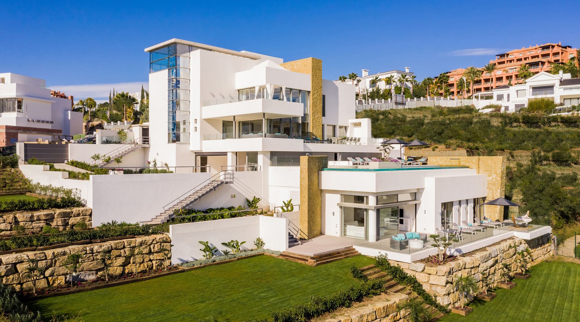 Villa Encina San Pedro: Luxurious 8-Bedroom Apartment with Sea Views and Pool, San Pedro de Alcántara