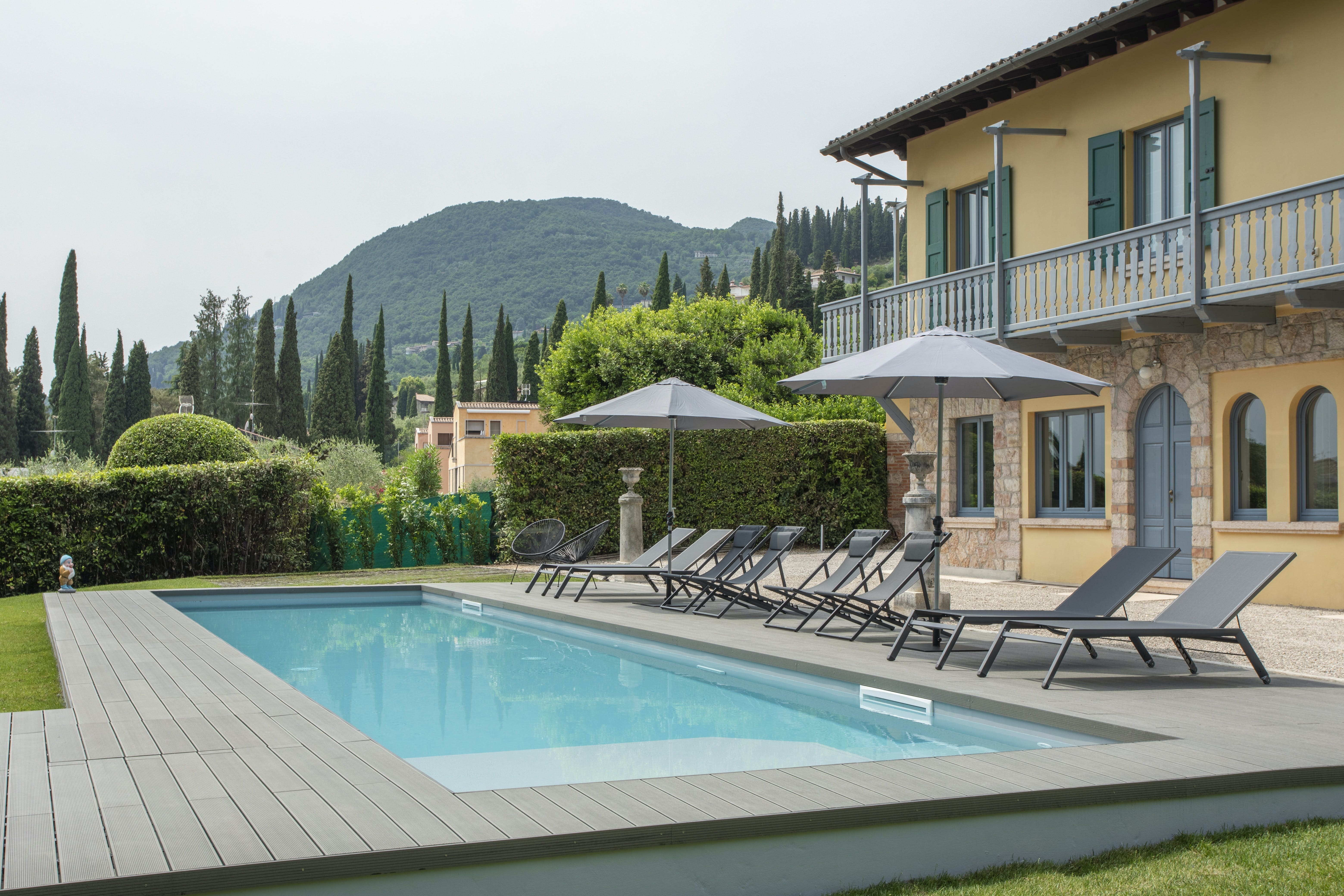 Villa Eremo Brescia: Luxury 4-Bedroom Villa with Pool and Lake Views, Brescia