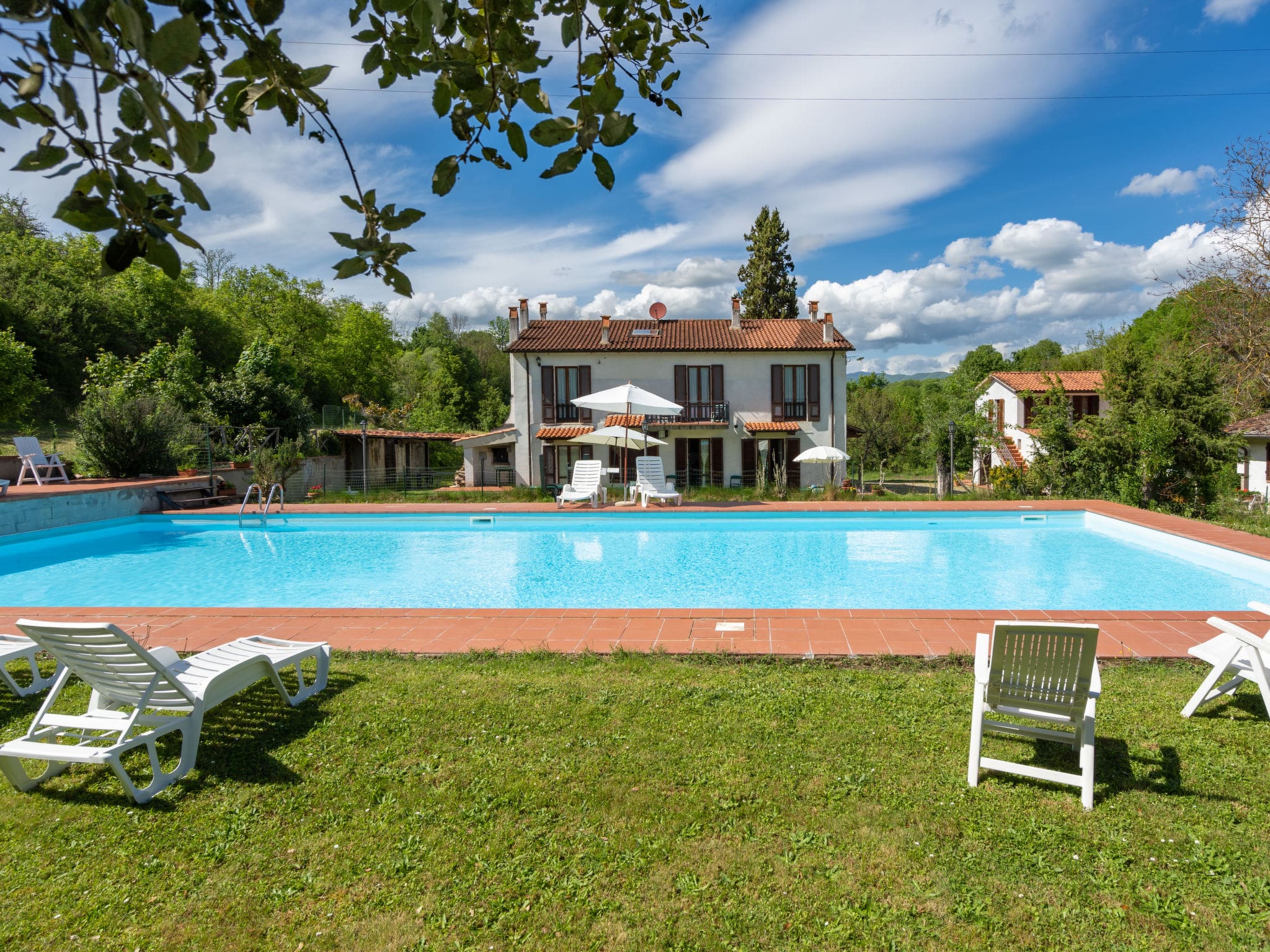 Villa Etrusca Civitella: Historic 11-Bedroom Farmhouse with Private Pool and Tennis for Large Groups in Tuscan Countryside
