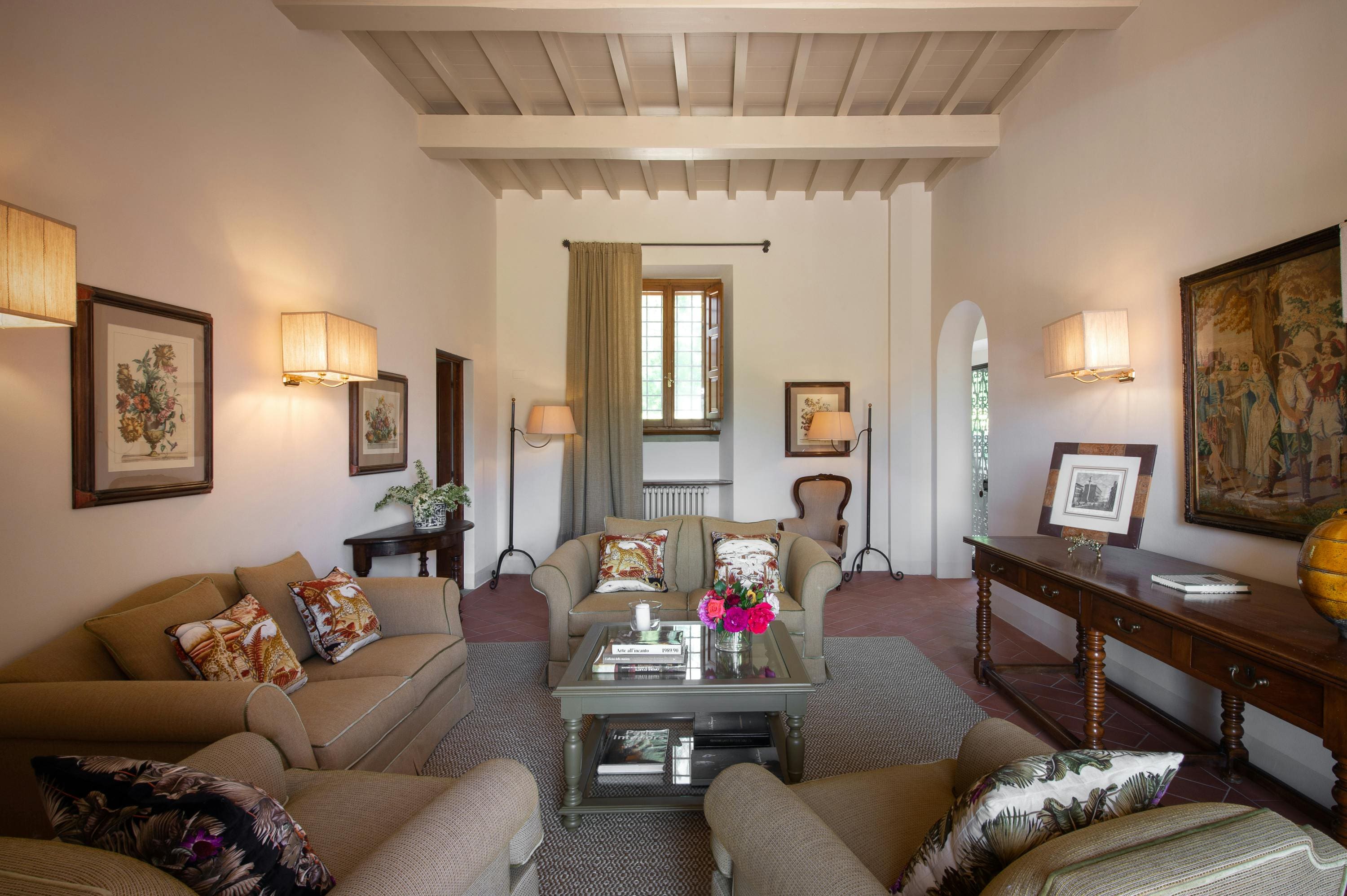 Villa Fattoria Chianti Florence East: Elegant 6-Bedroom Villa with Pool in the Heart of Tuscany, Florence East