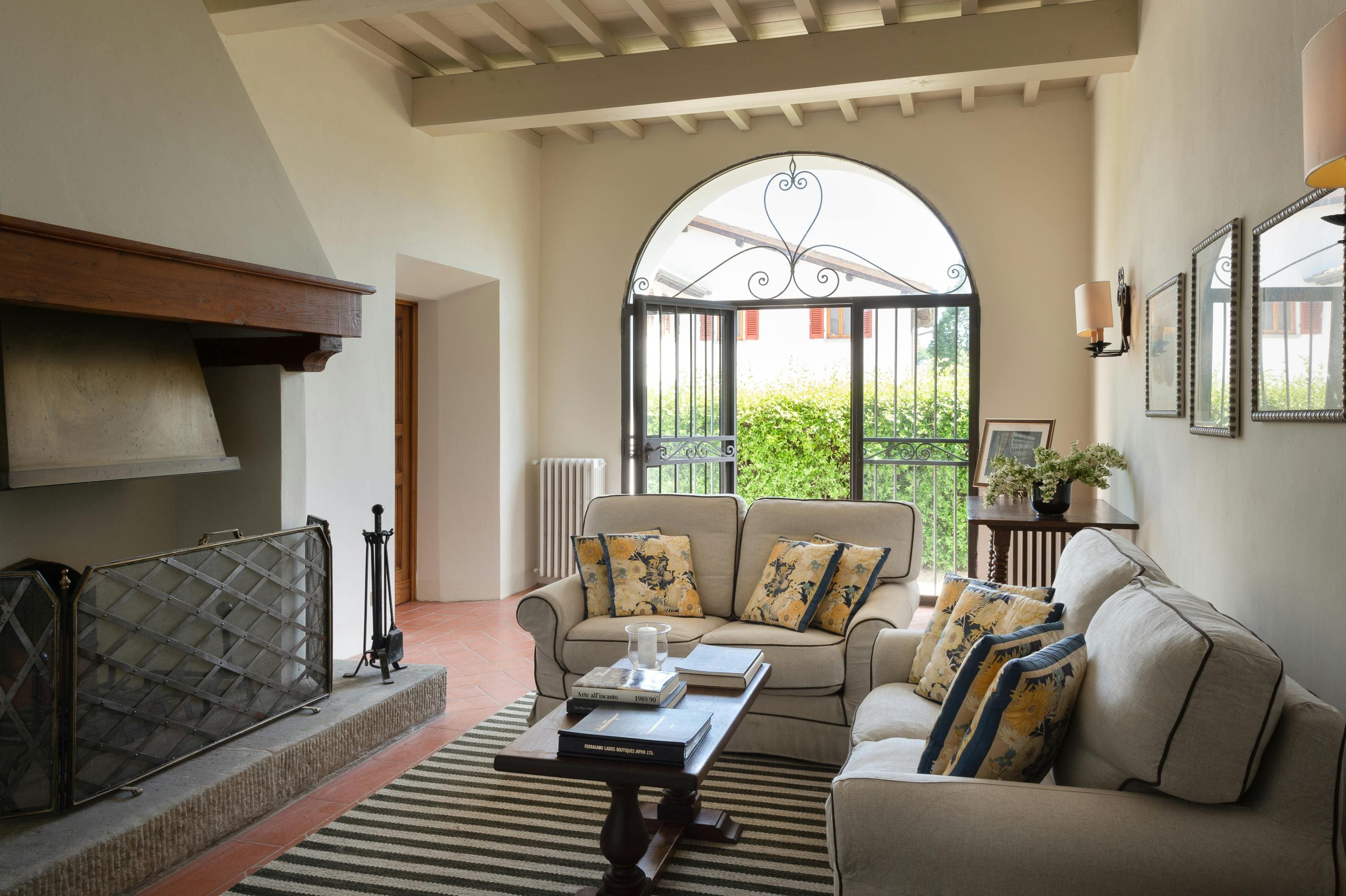 Villa Fattoria Chianti Florence East: Elegant 6-Bedroom Villa with Pool in the Heart of Tuscany, Florence East