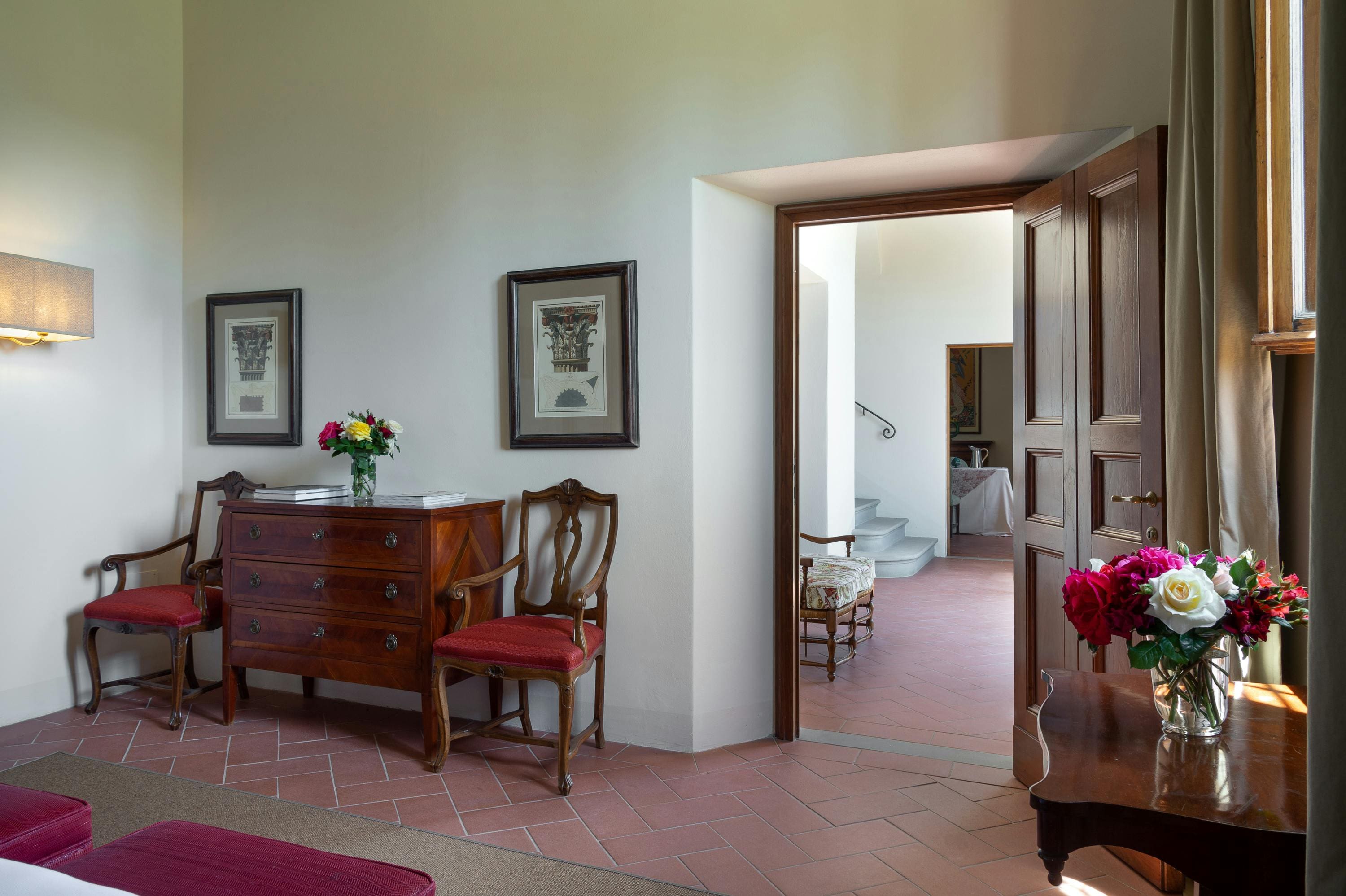 Villa Fattoria Chianti Florence East: Elegant 6-Bedroom Villa with Pool in the Heart of Tuscany, Florence East