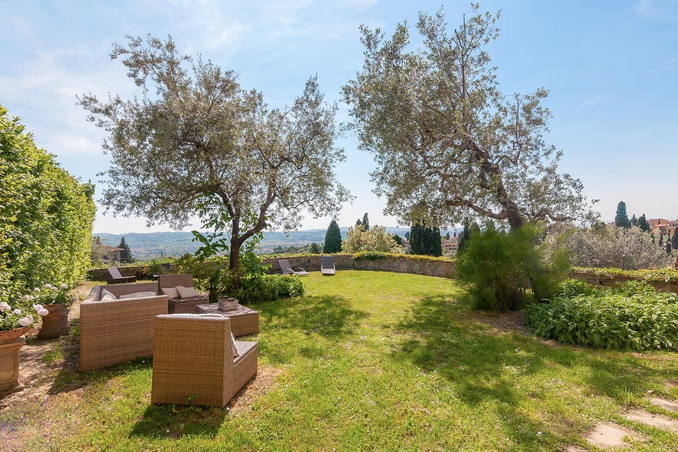 Villa Fattoria Coverciano: Luxury 2-Bedroom Villa with Pool, Florence Countryside