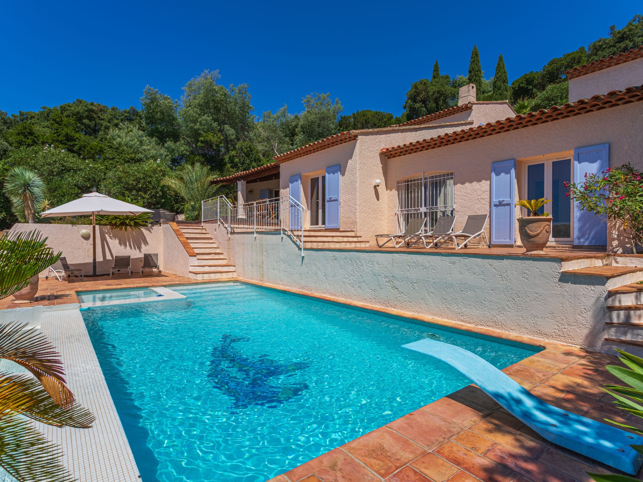 Villa Fenouillet Cavalaire: Contemporary 4-Bedroom Villa with Private Pool and Sea Views on the French Riviera