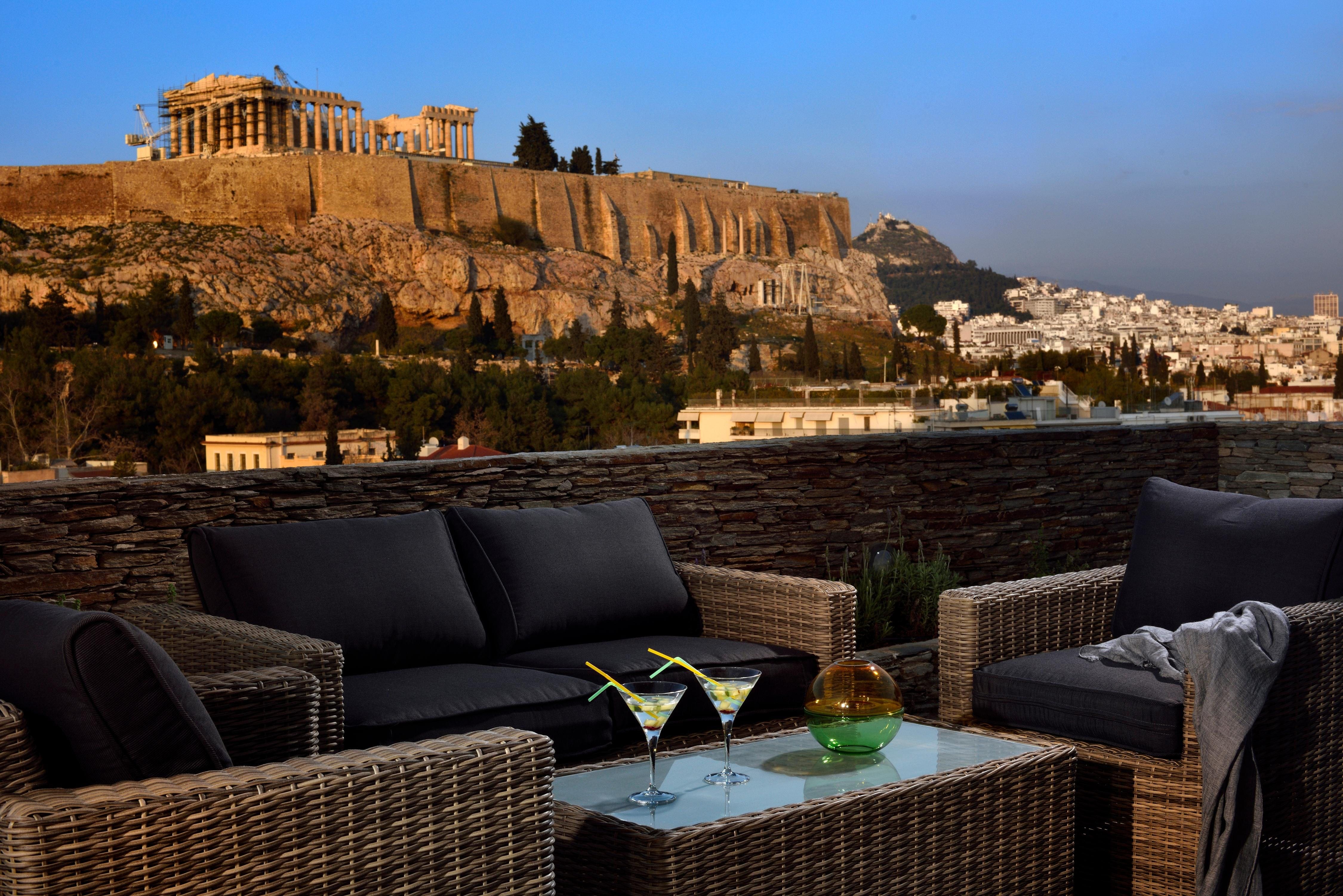 Villa Filopappou Athens Athens: 3-Bedroom Luxury Apartment with Hot Tub and Seaview, Athens