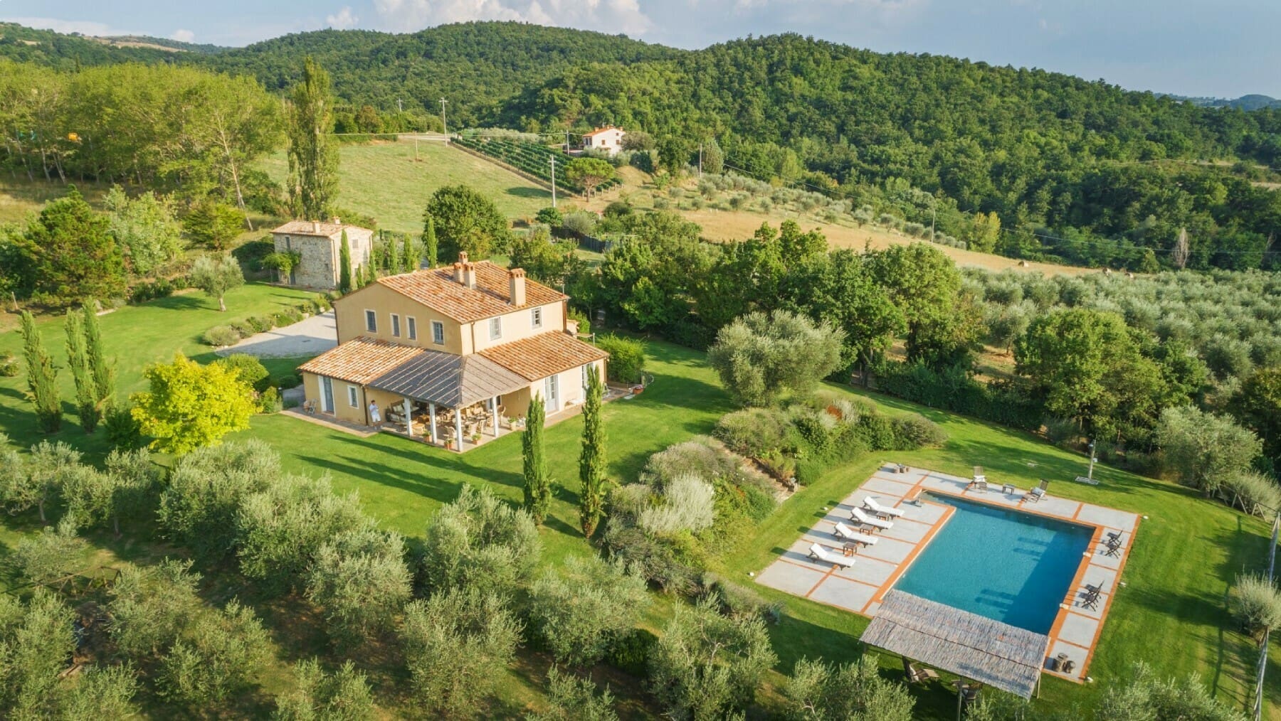 Villa Fonte Sarteano: Luxury 7-Bedroom Villa with Countryside Views, Sarteano